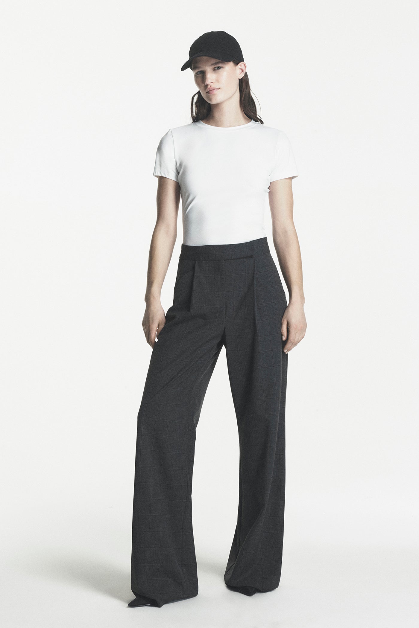 HIGH-RISE WIDE LEG PANT View 1 HIGH-RISE WIDE LEG PANT View 1