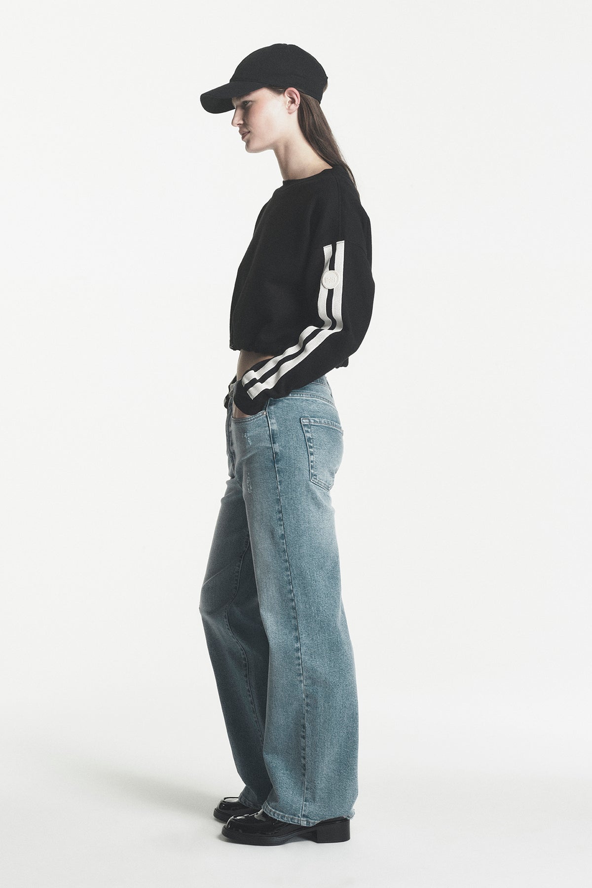 CROPPED STRIPED SWEATSHIRT VIEW 2