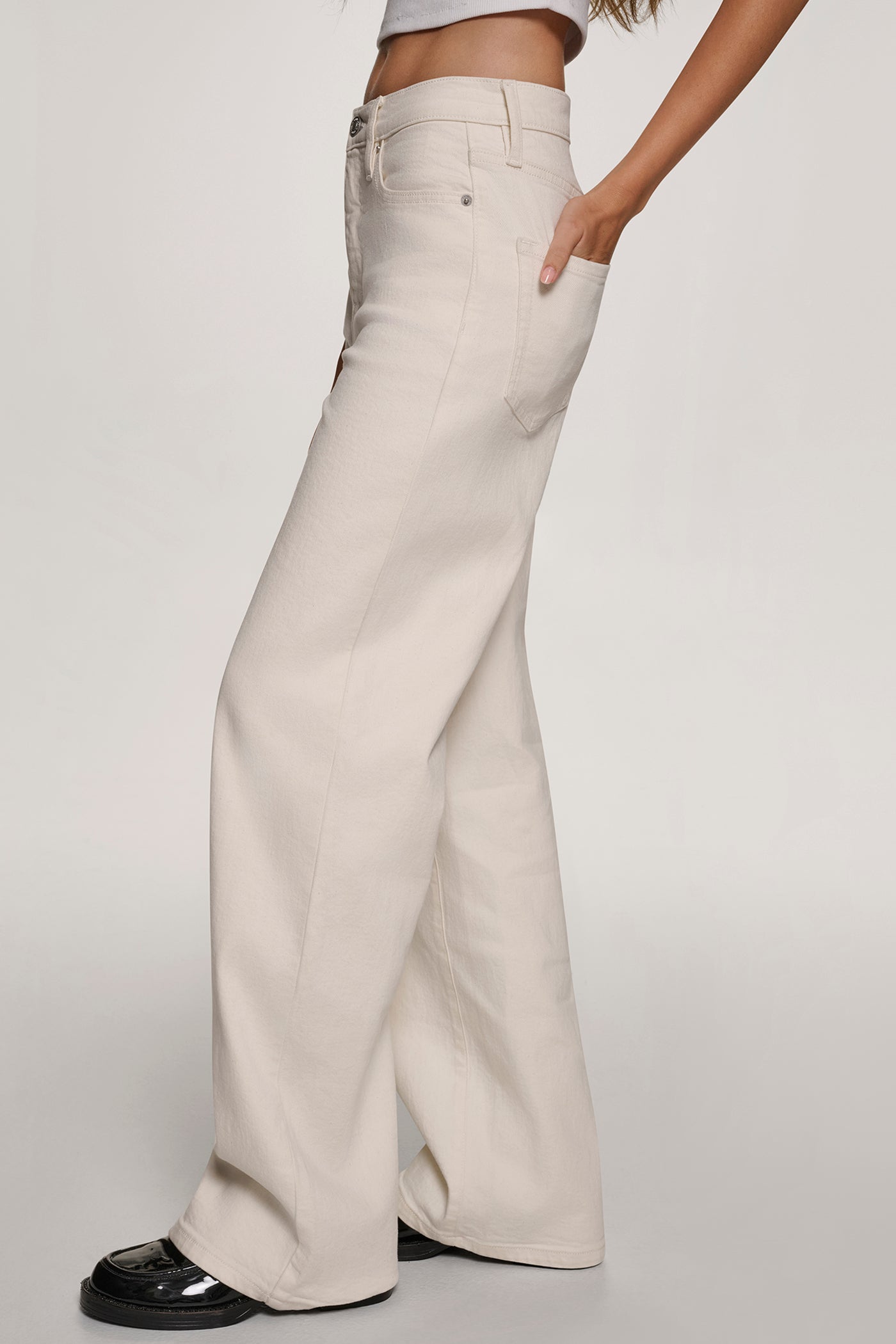 HIGH-RISE TAILORED WIDE LEG JEAN VIEW 4 HIGH-RISE TAILORED WIDE LEG JEAN VIEW 4