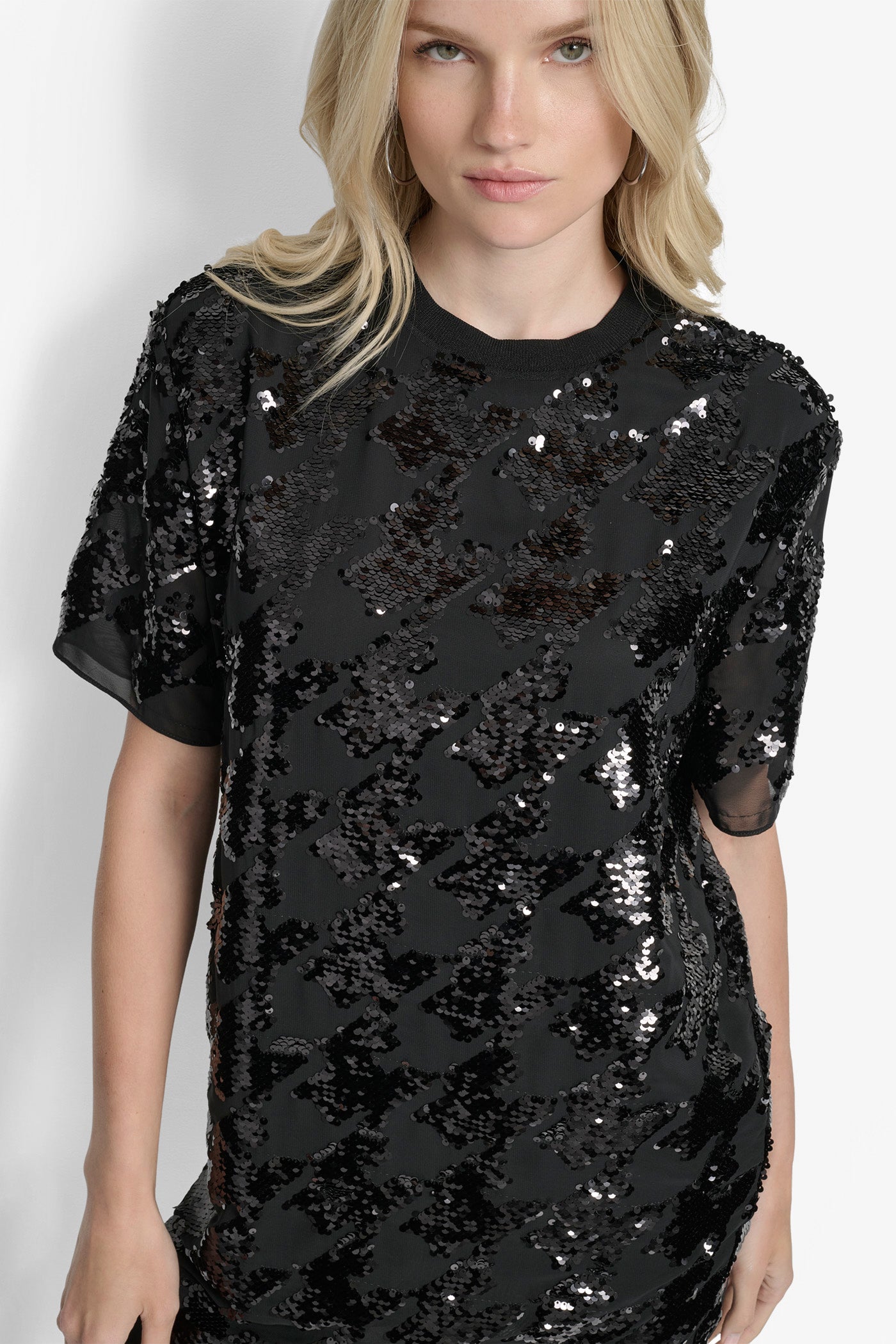 SHORT SLEEVE HOUNDSTOOTH JEWEL NECK TUNIC VIEW 4 | New Arrivals SHORT SLEEVE HOUNDSTOOTH JEWEL NECK TUNIC VIEW 4 | New Arrivals
