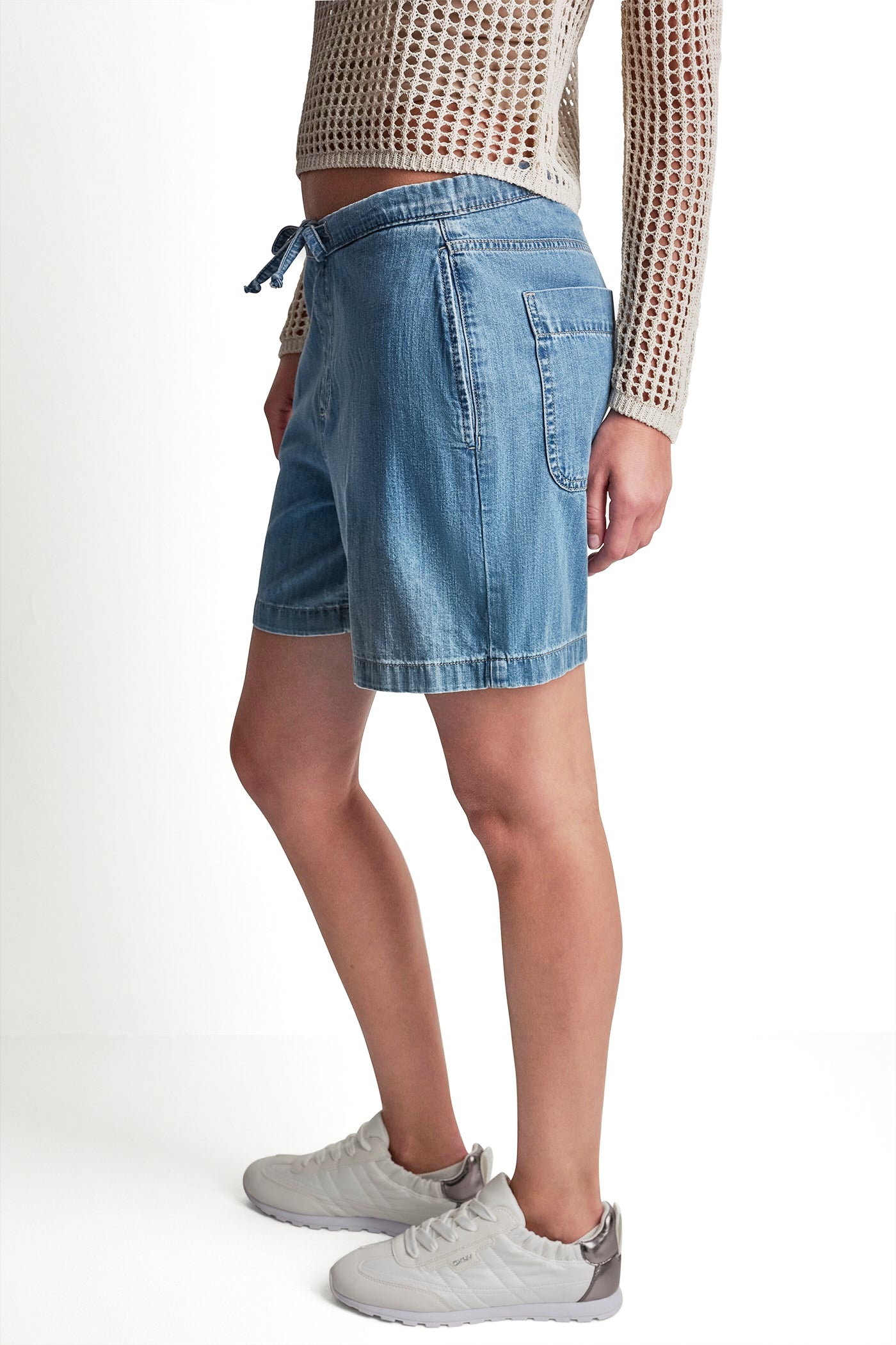 MID-RISE RELAXED DENIM SHORT WITH DRAWCORD VIEW 4 | Women's Clearance MID-RISE RELAXED DENIM SHORT WITH DRAWCORD VIEW 4 | Women's Clearance