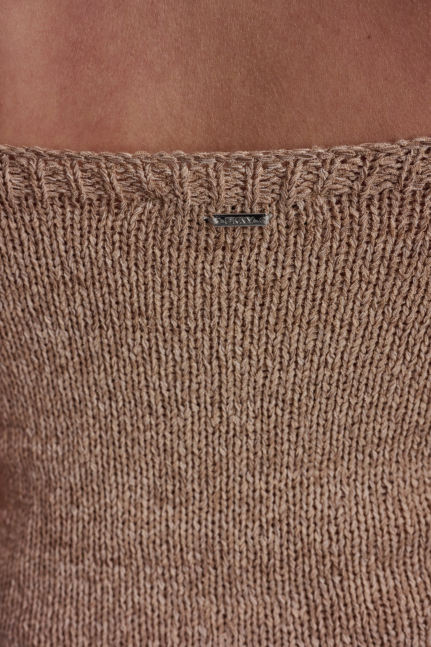 CURVED HEM RIB DETAIL CAMI VIEW 6 | The Vacation Edit CURVED HEM RIB DETAIL CAMI VIEW 6 | The Vacation Edit