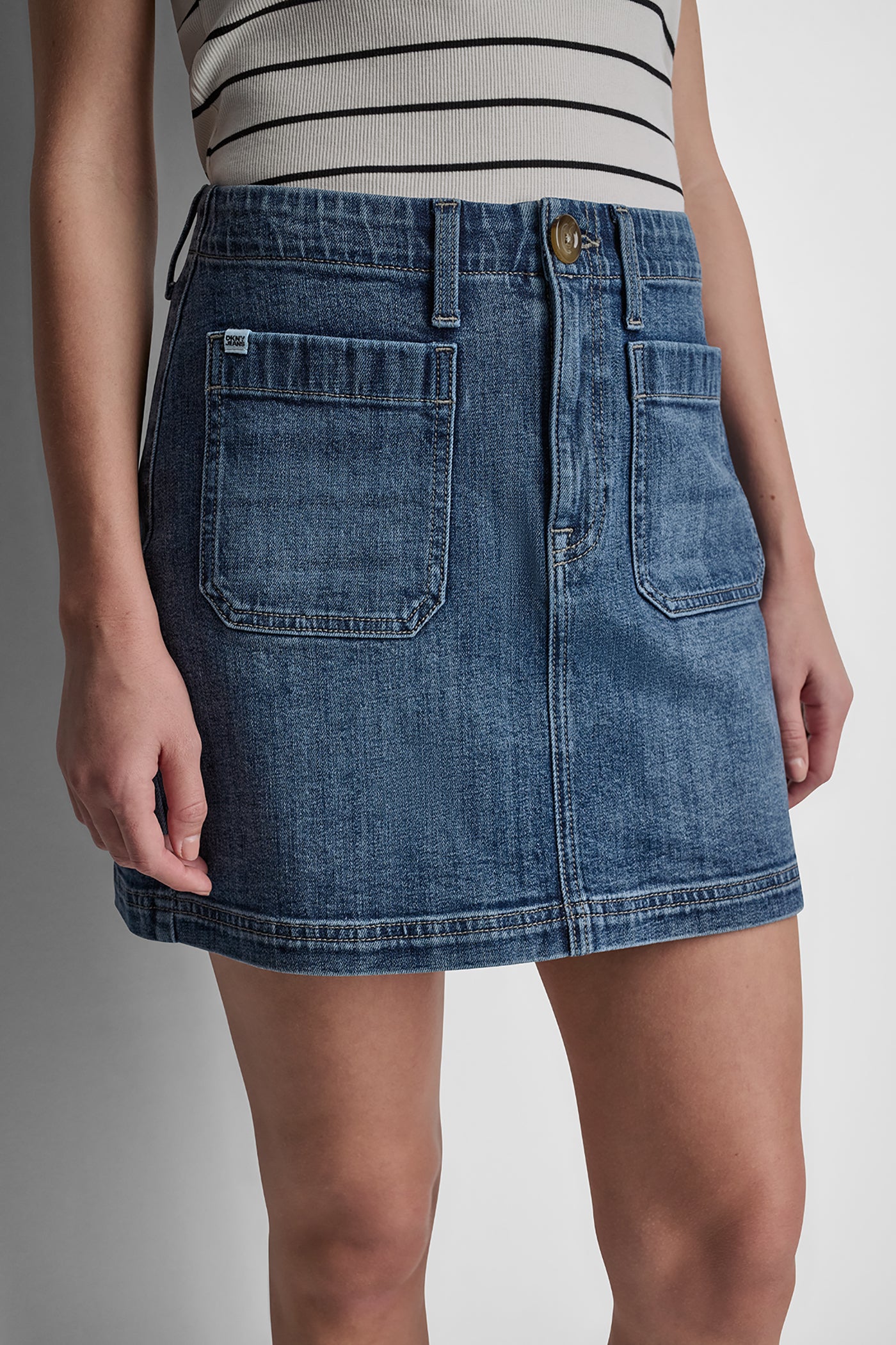 HIGH-RISE PATCH POCKET MINI SKIRT VIEW 5 HIGH-RISE PATCH POCKET MINI SKIRT VIEW 5