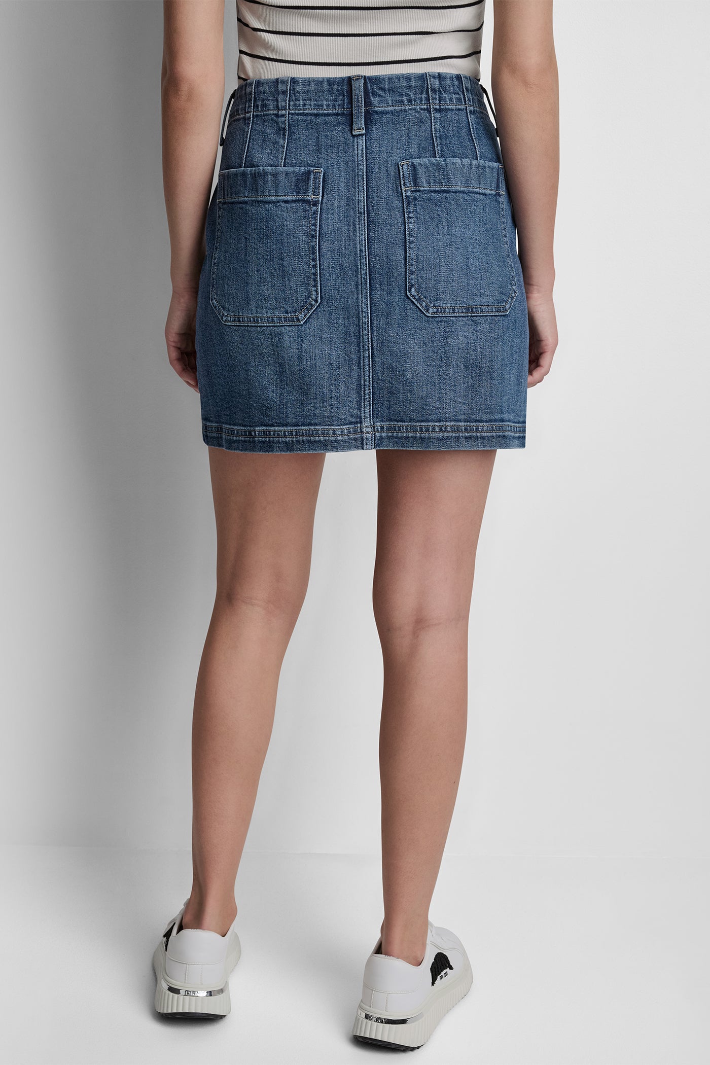 HIGH-RISE PATCH POCKET MINI SKIRT VIEW 3 HIGH-RISE PATCH POCKET MINI SKIRT VIEW 3
