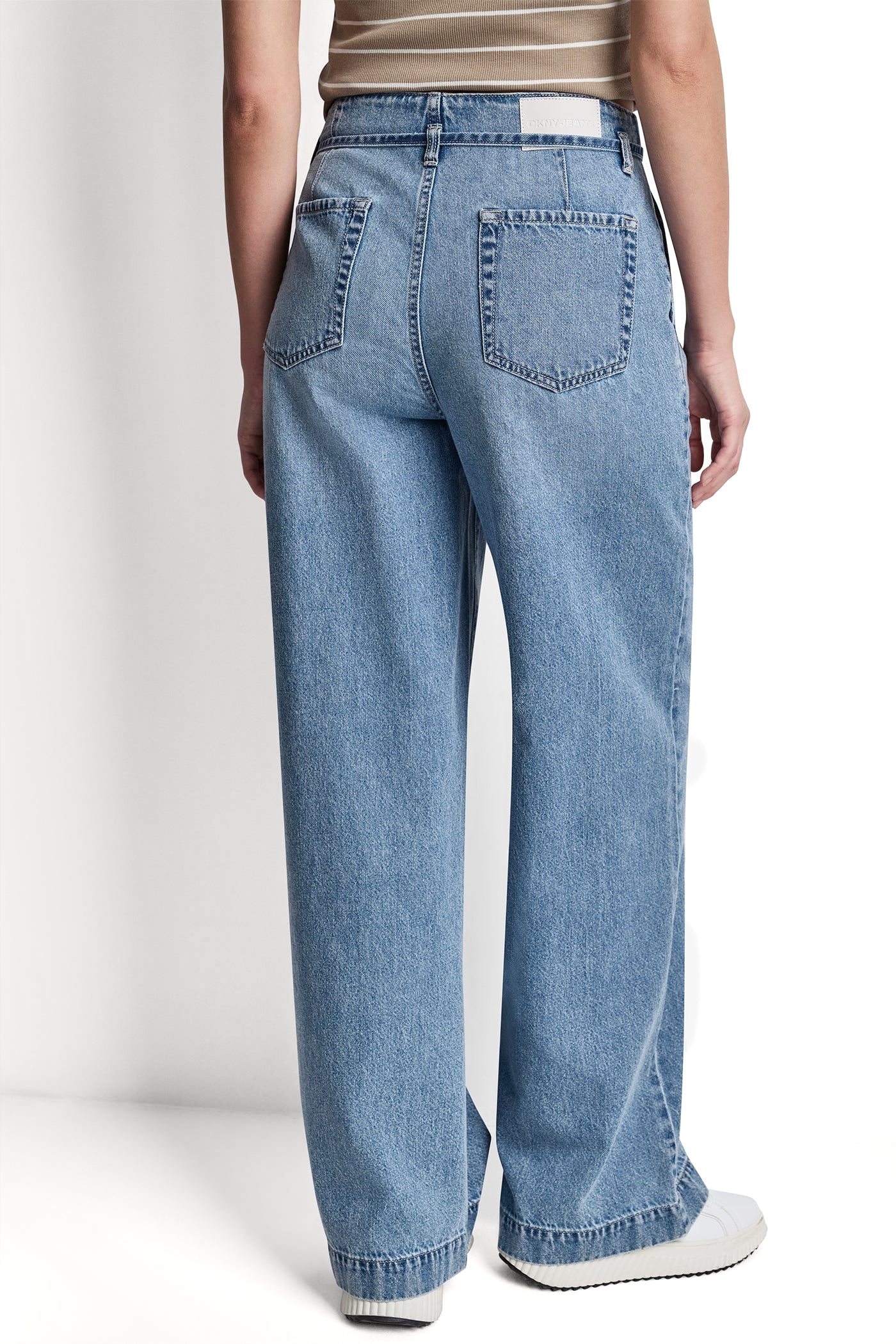 HIGH-RISE WIDE LEG JEAN VIEW 3 | Denim Destination HIGH-RISE WIDE LEG JEAN VIEW 3 | Denim Destination