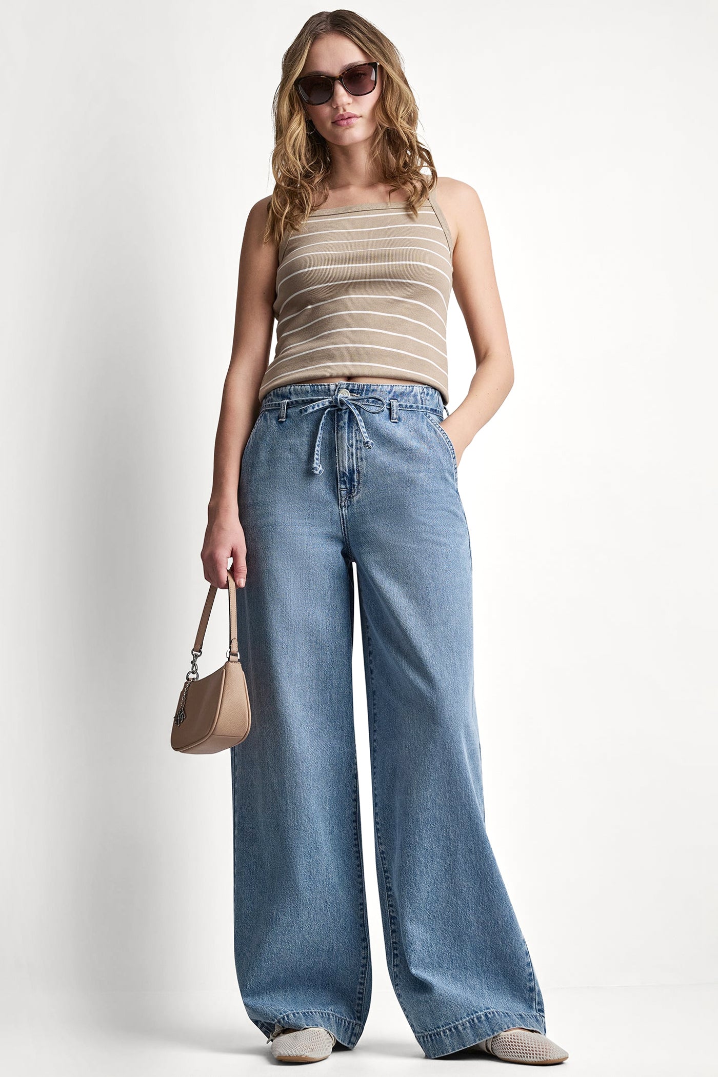HIGH-RISE WIDE LEG JEAN VIEW 7 | Denim Destination HIGH-RISE WIDE LEG JEAN VIEW 7 | Denim Destination