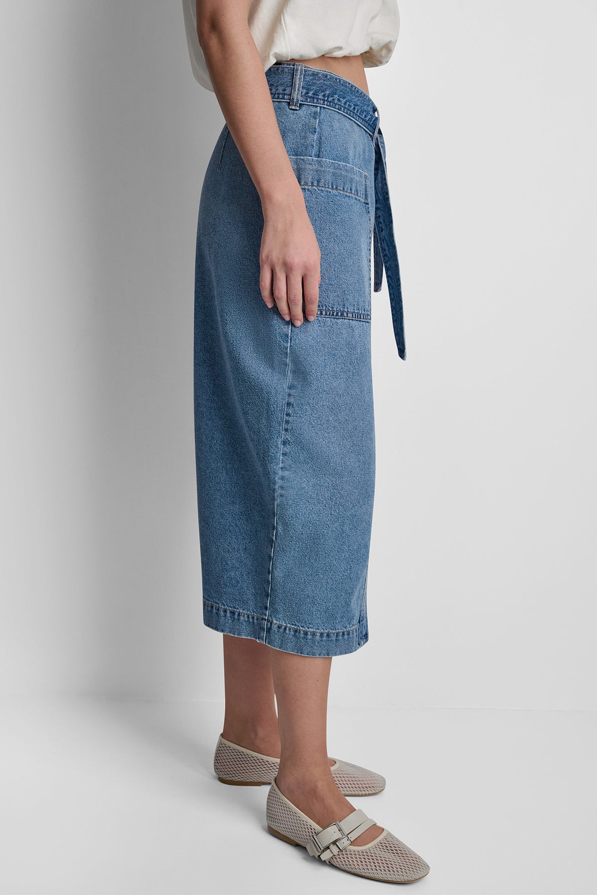 HIGH-RISE DENIM WRAP SKIRT VIEW 2