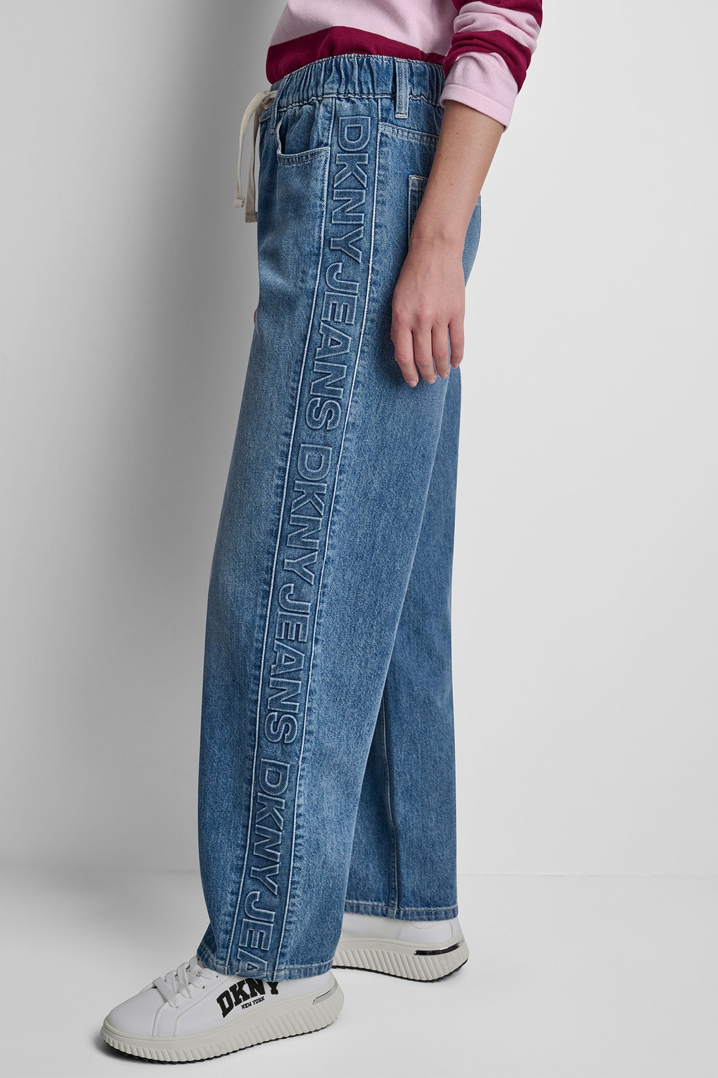 MID-RISE STRAIGHT LEG WITH LOGO DETAIL View 2 | ALL DENIM MID-RISE STRAIGHT LEG WITH LOGO DETAIL View 2 | ALL DENIM