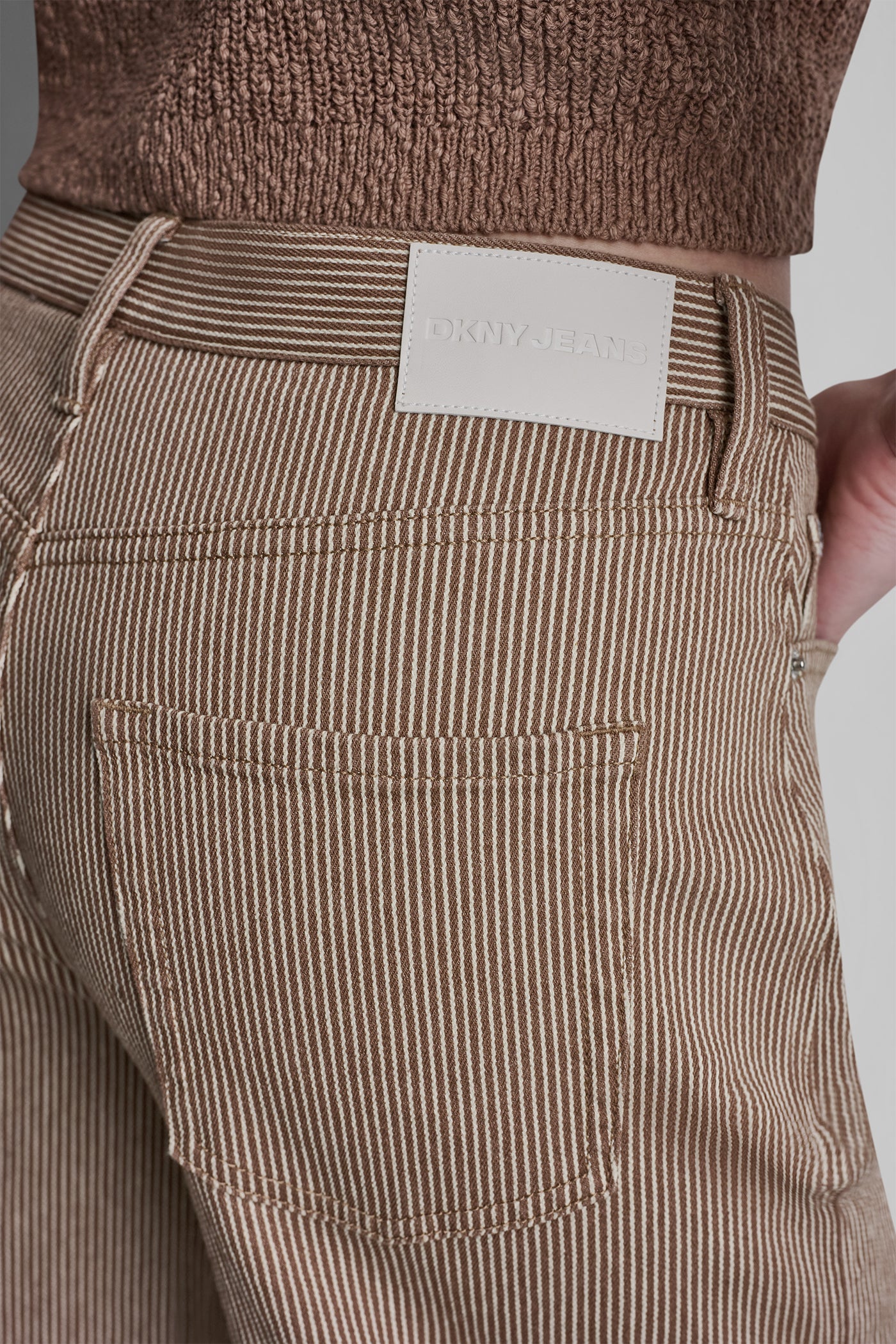 MID-RISE BABY BARREL LEG VIEW 7 | NEW NEUTRALS MID-RISE BABY BARREL LEG VIEW 7 | NEW NEUTRALS