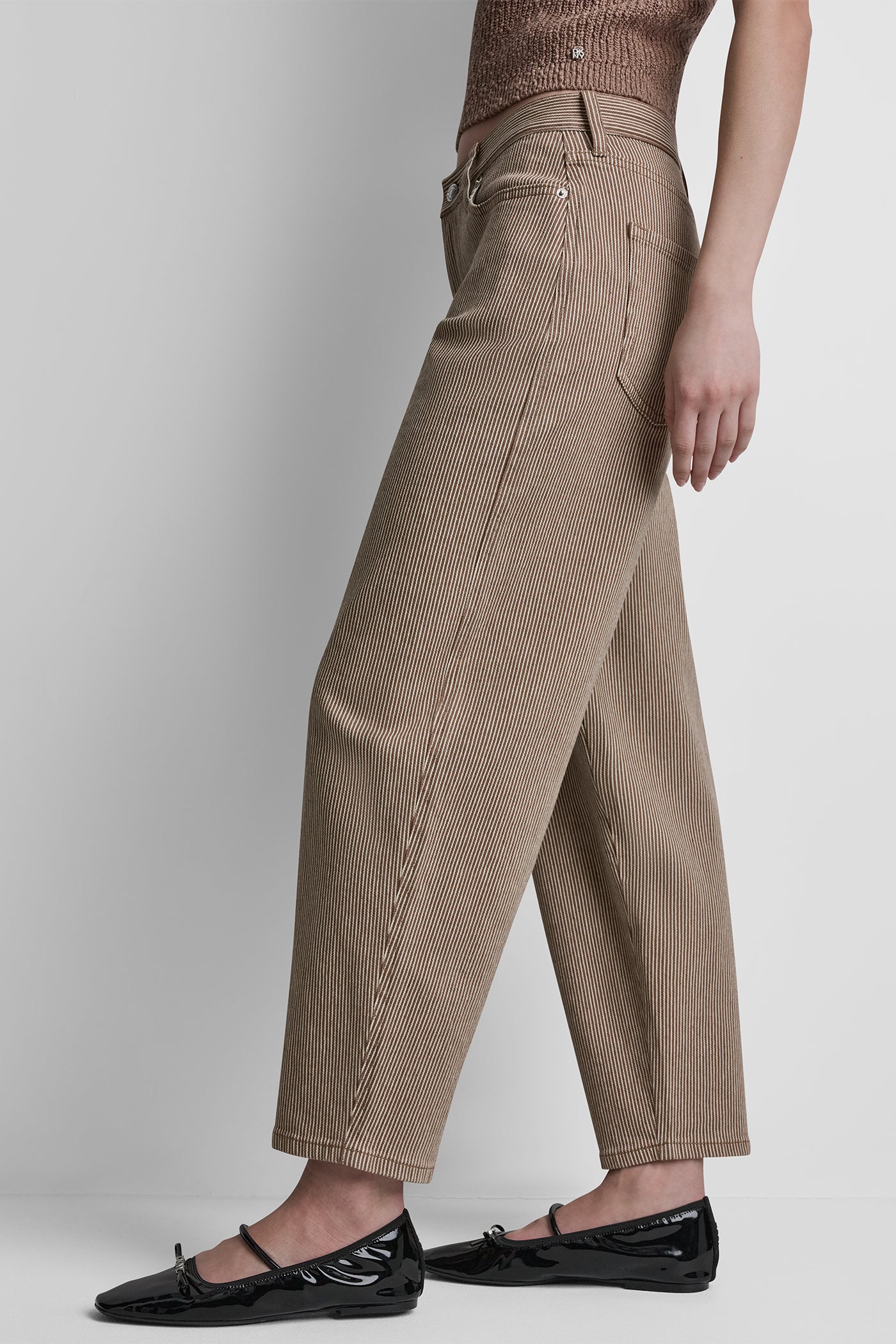MID-RISE BABY BARREL LEG VIEW 4 | NEW NEUTRALS MID-RISE BABY BARREL LEG VIEW 4 | NEW NEUTRALS