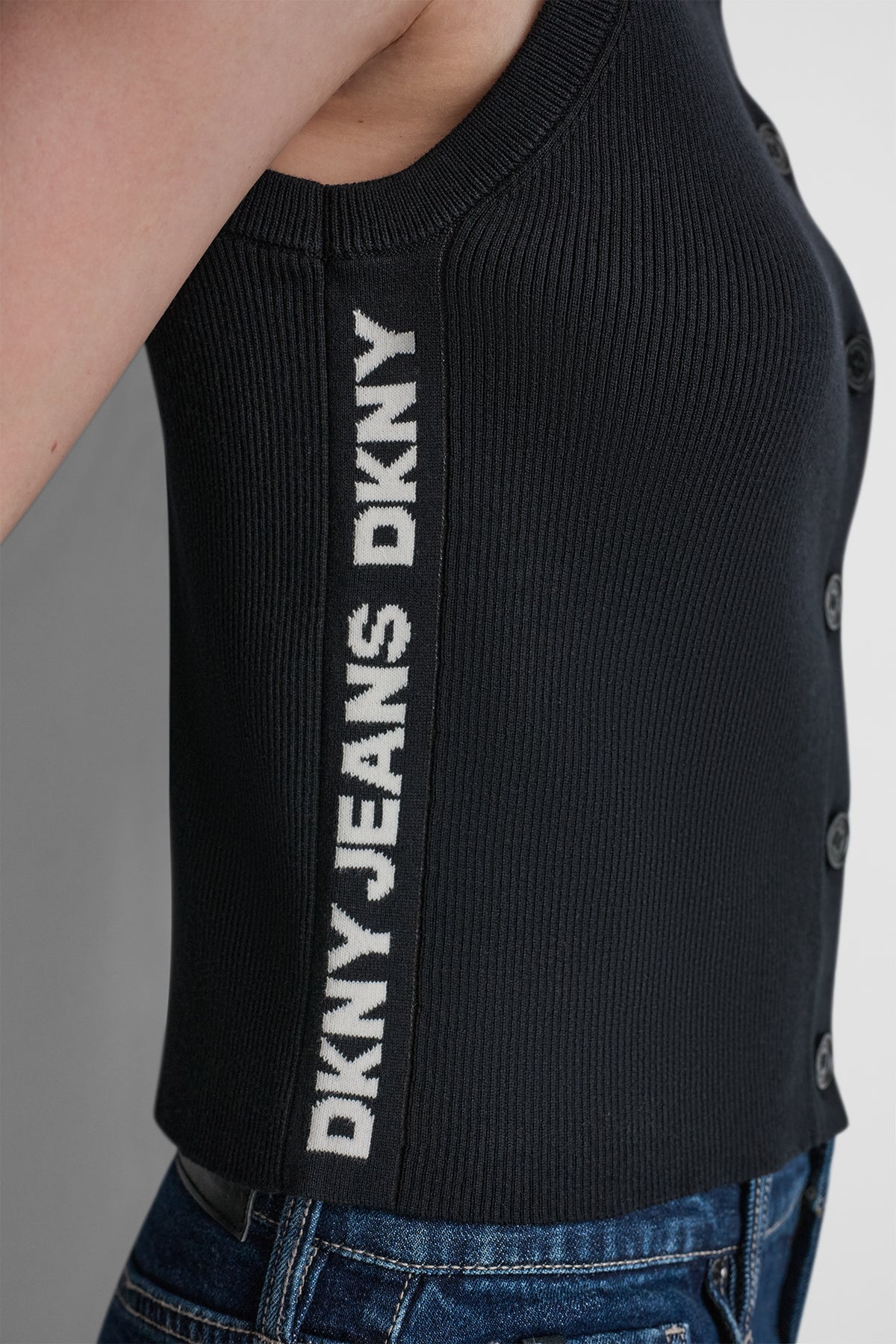 CROPPED SLEEVELESS LOGO TRIM SWEATER VIEW 2