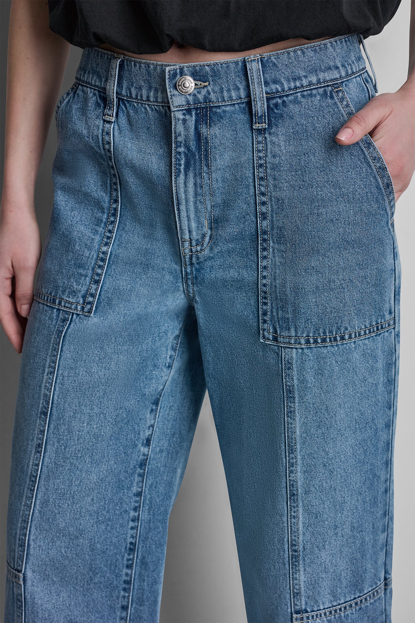 HIGH-RISE WIDE-LEG UTILITY ANKLE JEAN VIEW 6 HIGH-RISE WIDE-LEG UTILITY ANKLE JEAN VIEW 6