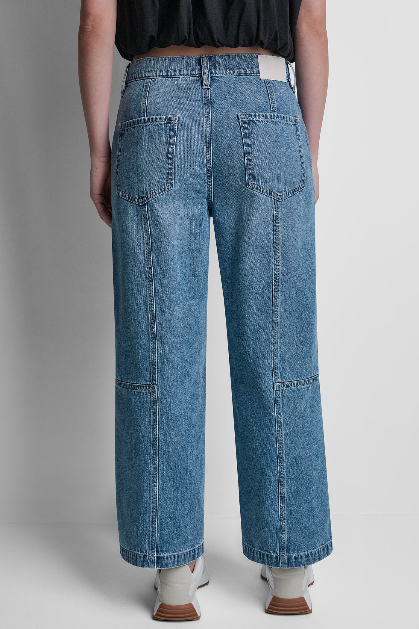 HIGH-RISE WIDE-LEG UTILITY ANKLE JEAN VIEW 3 HIGH-RISE WIDE-LEG UTILITY ANKLE JEAN VIEW 3