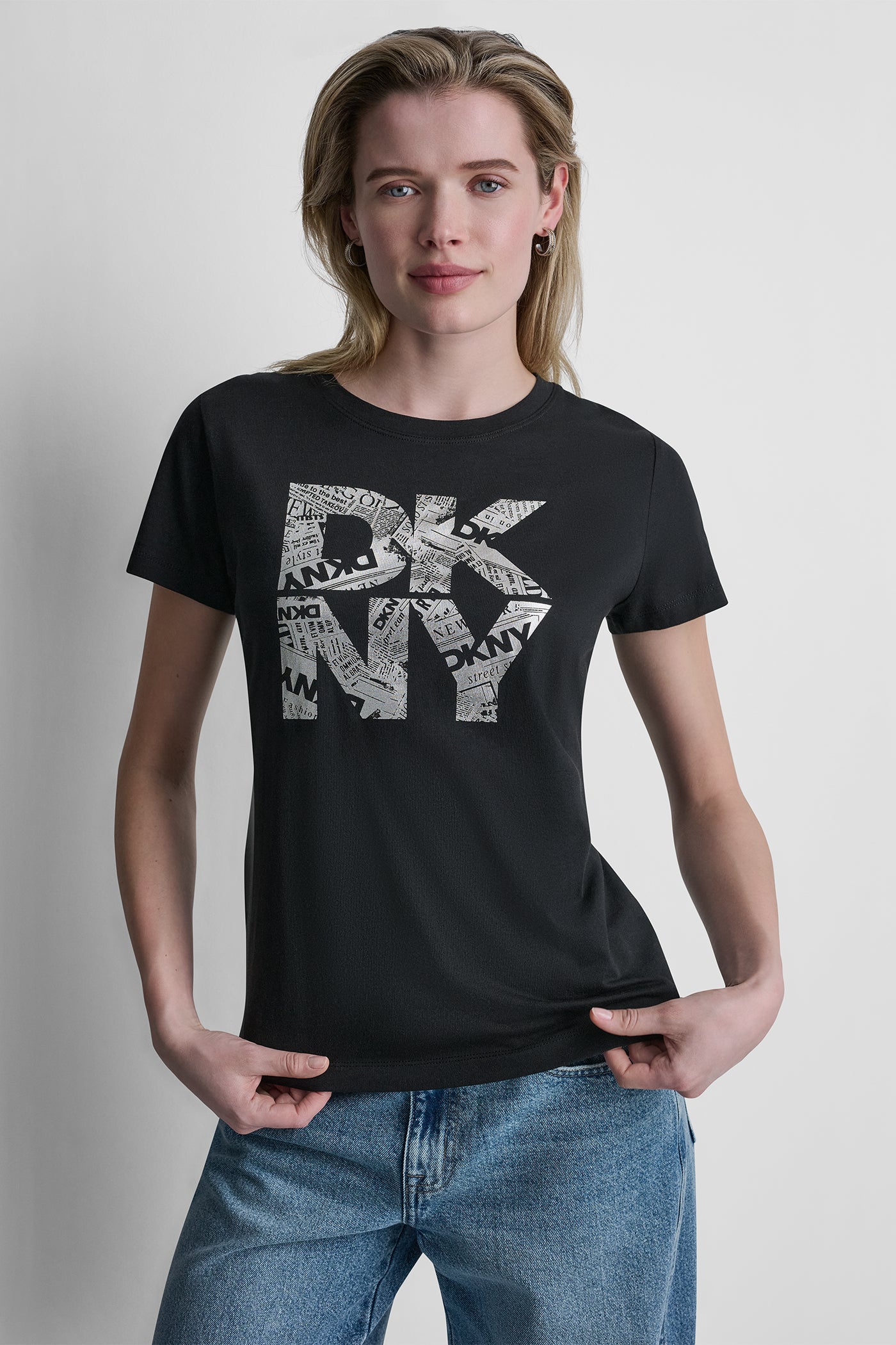 NEWSPRINT DKNY STACKED LOGO TEE View 2 | SALE NEWSPRINT DKNY STACKED LOGO TEE View 2 | SALE
