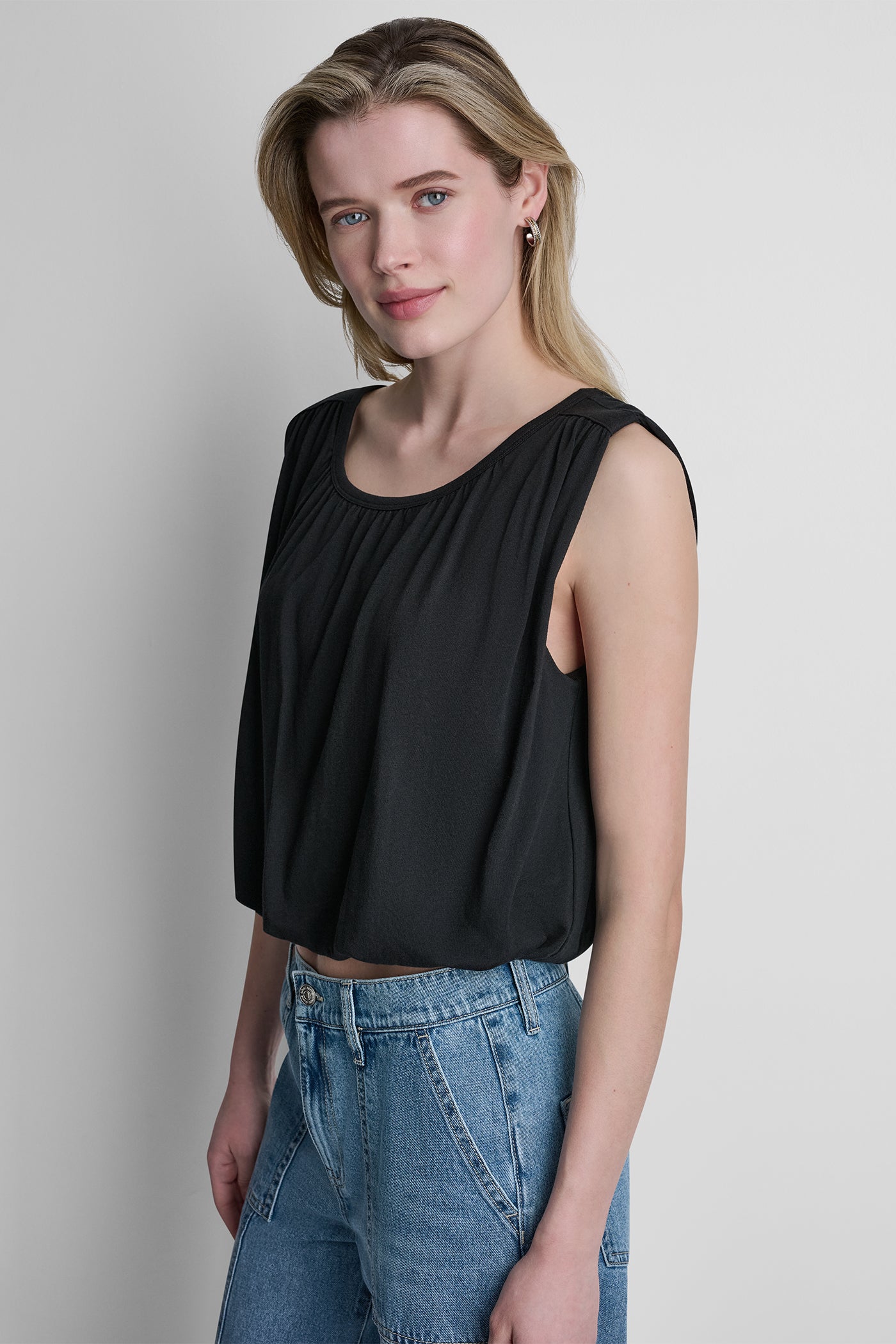 SLEEVELESS RUCHED TOP VIEW 4 SLEEVELESS RUCHED TOP VIEW 4