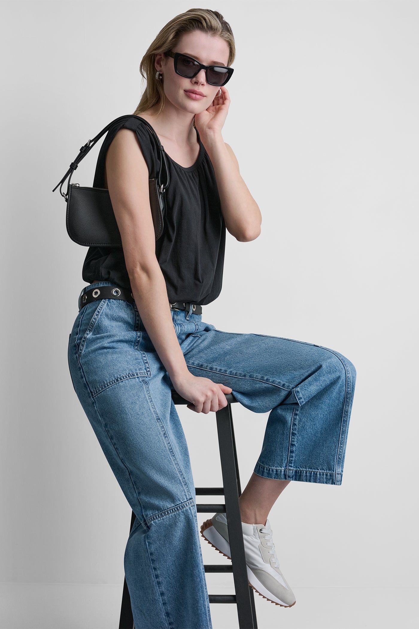 SLEEVELESS RUCHED TOP VIEW 8 SLEEVELESS RUCHED TOP VIEW 8
