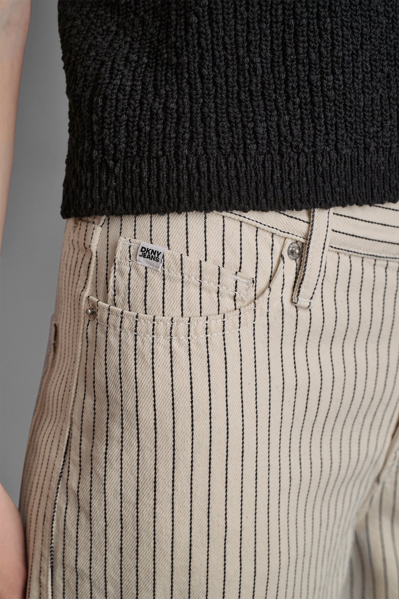 MID-RISE BABY BARREL LEG VIEW 6 | NEW NEUTRALS MID-RISE BABY BARREL LEG VIEW 6 | NEW NEUTRALS