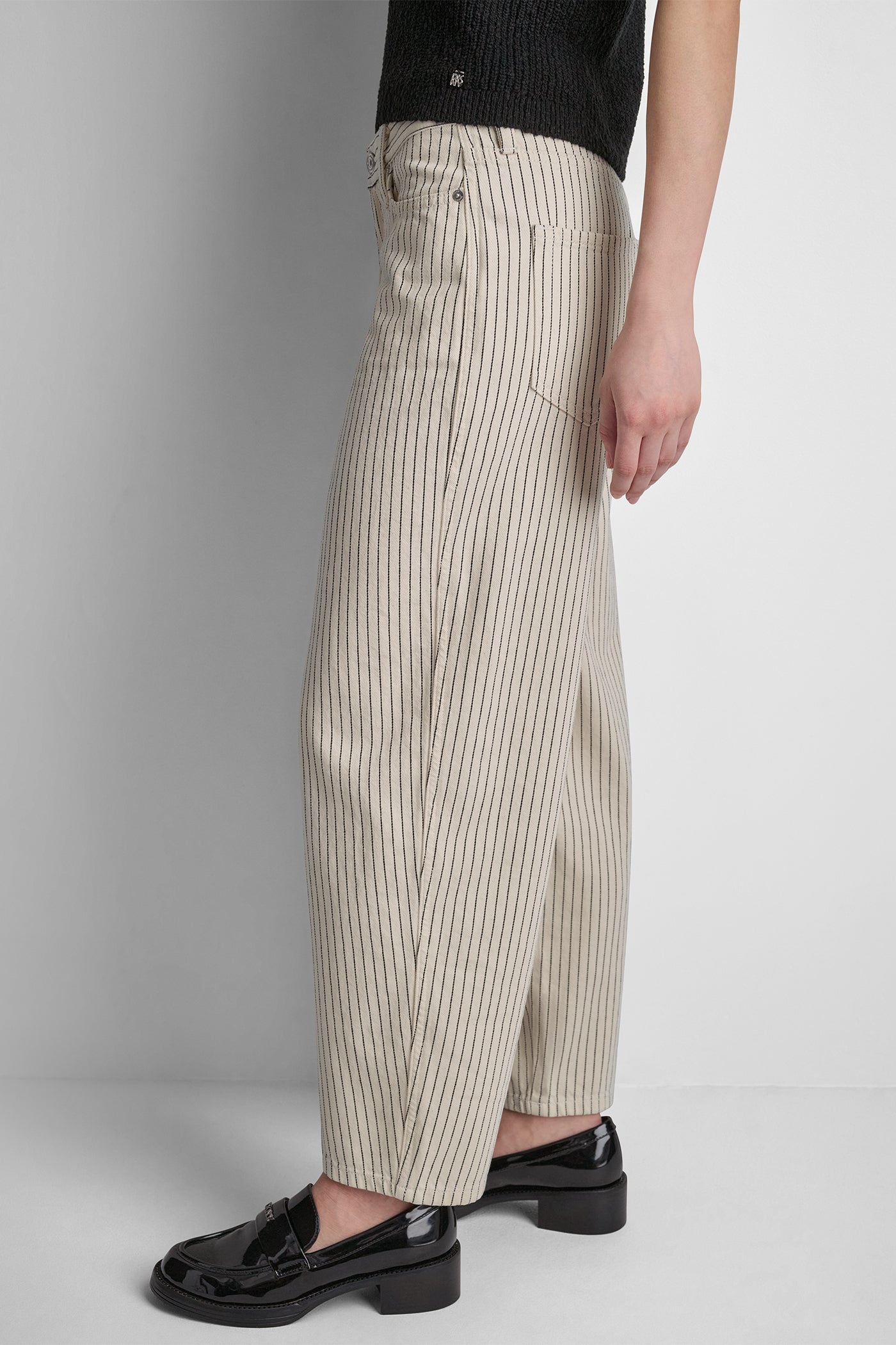 MID-RISE BABY BARREL LEG VIEW 4 | NEW NEUTRALS MID-RISE BABY BARREL LEG VIEW 4 | NEW NEUTRALS