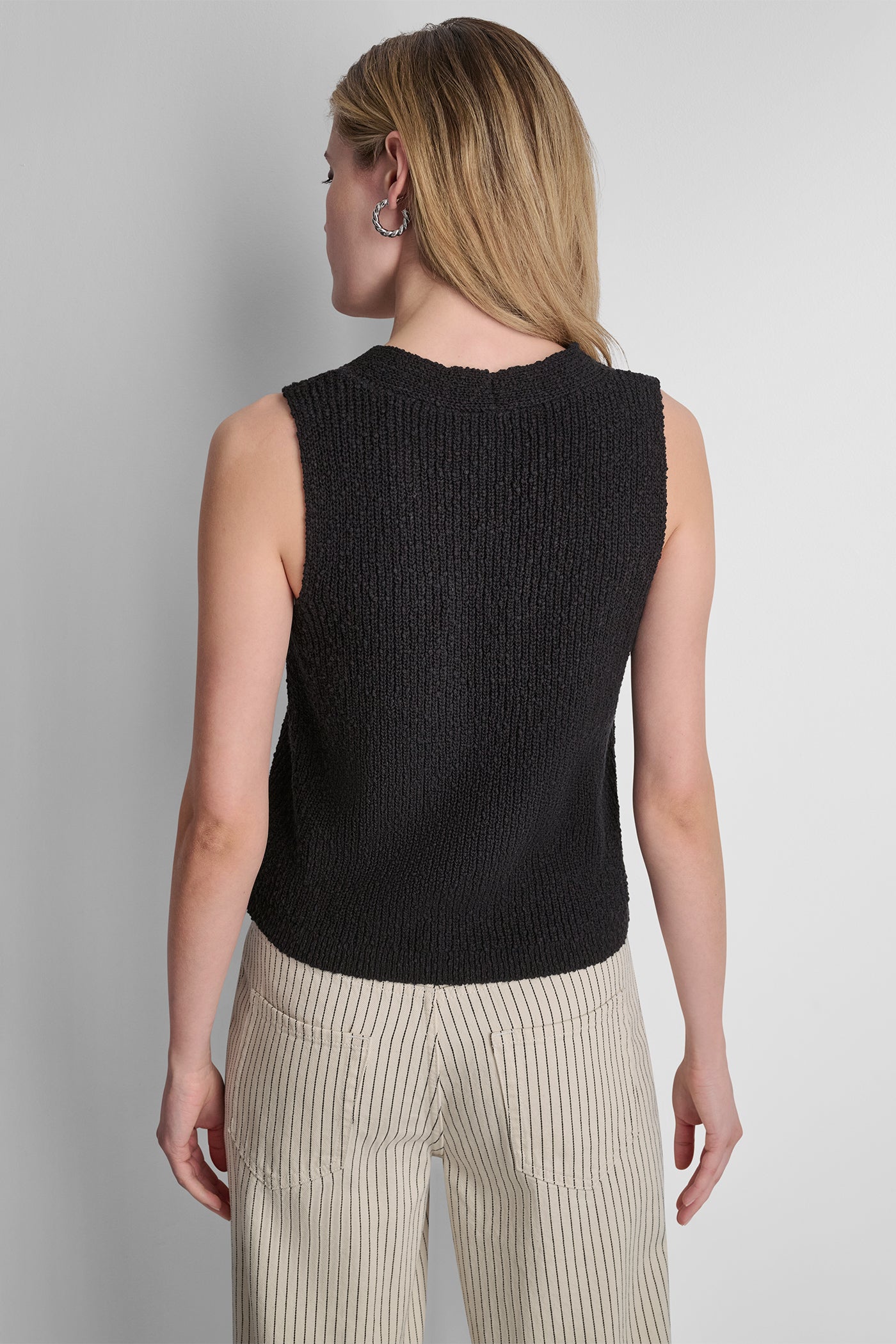 V-NECK SWEATER TANK VIEW 3 V-NECK SWEATER TANK VIEW 3