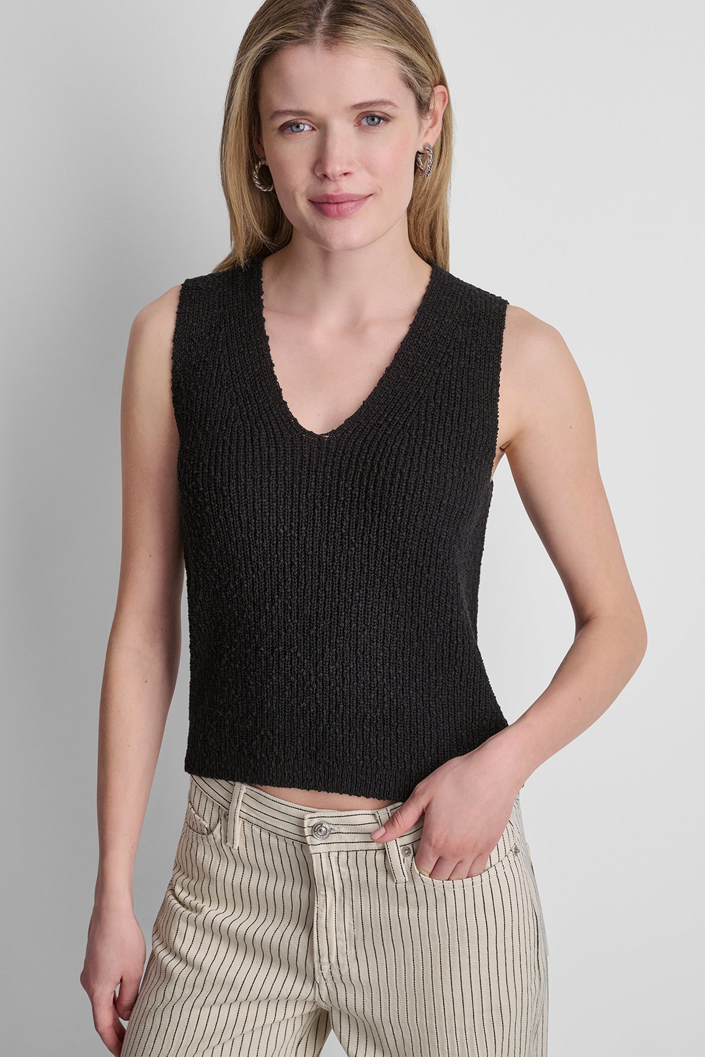 V-NECK SWEATER TANK View 1 | DKNY JEANS V-NECK SWEATER TANK View 1 | DKNY JEANS