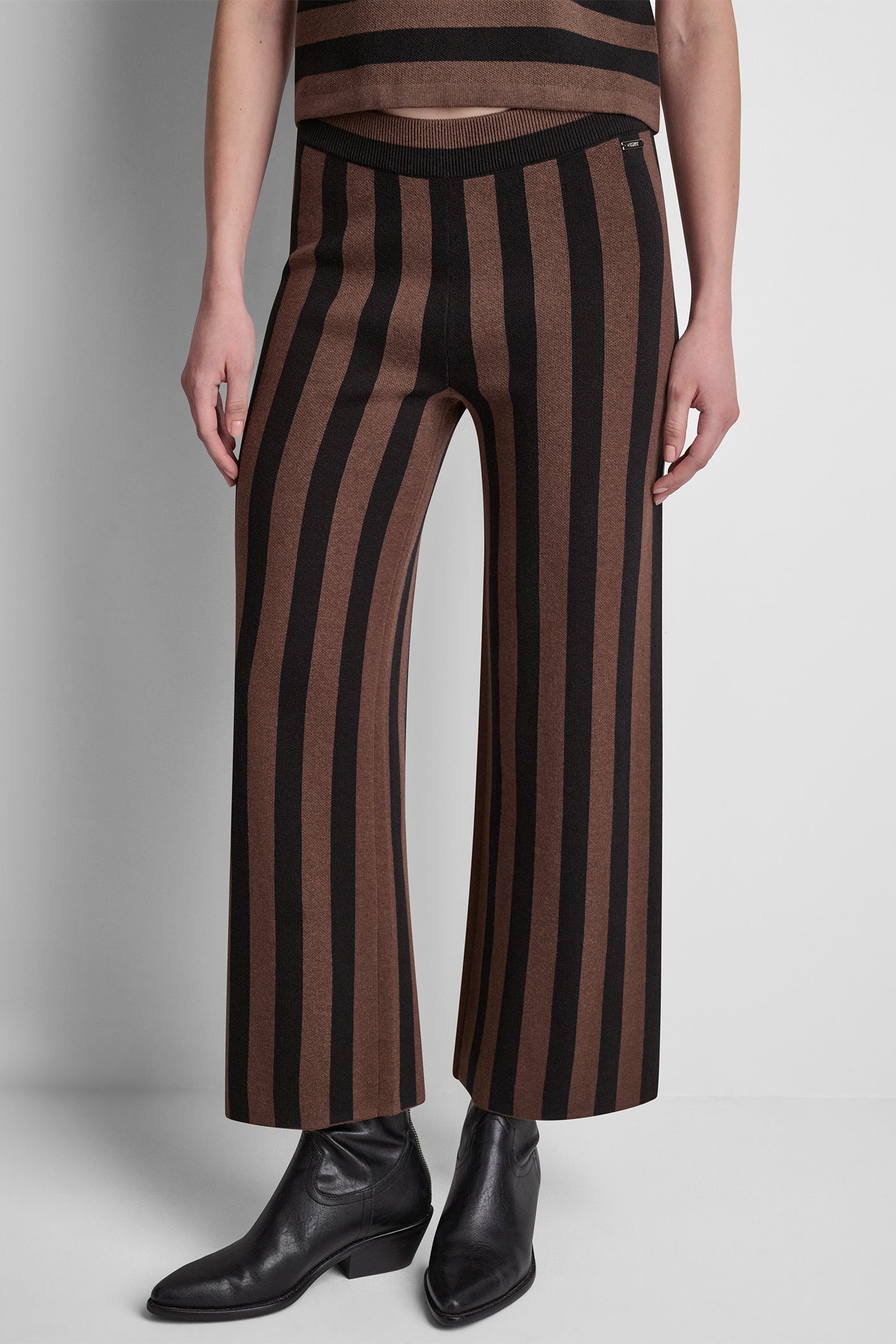 HIGH-RISE STRIPED PULL-ON FLARE PANT View 2 | DKNY JEANS HIGH-RISE STRIPED PULL-ON FLARE PANT View 2 | DKNY JEANS