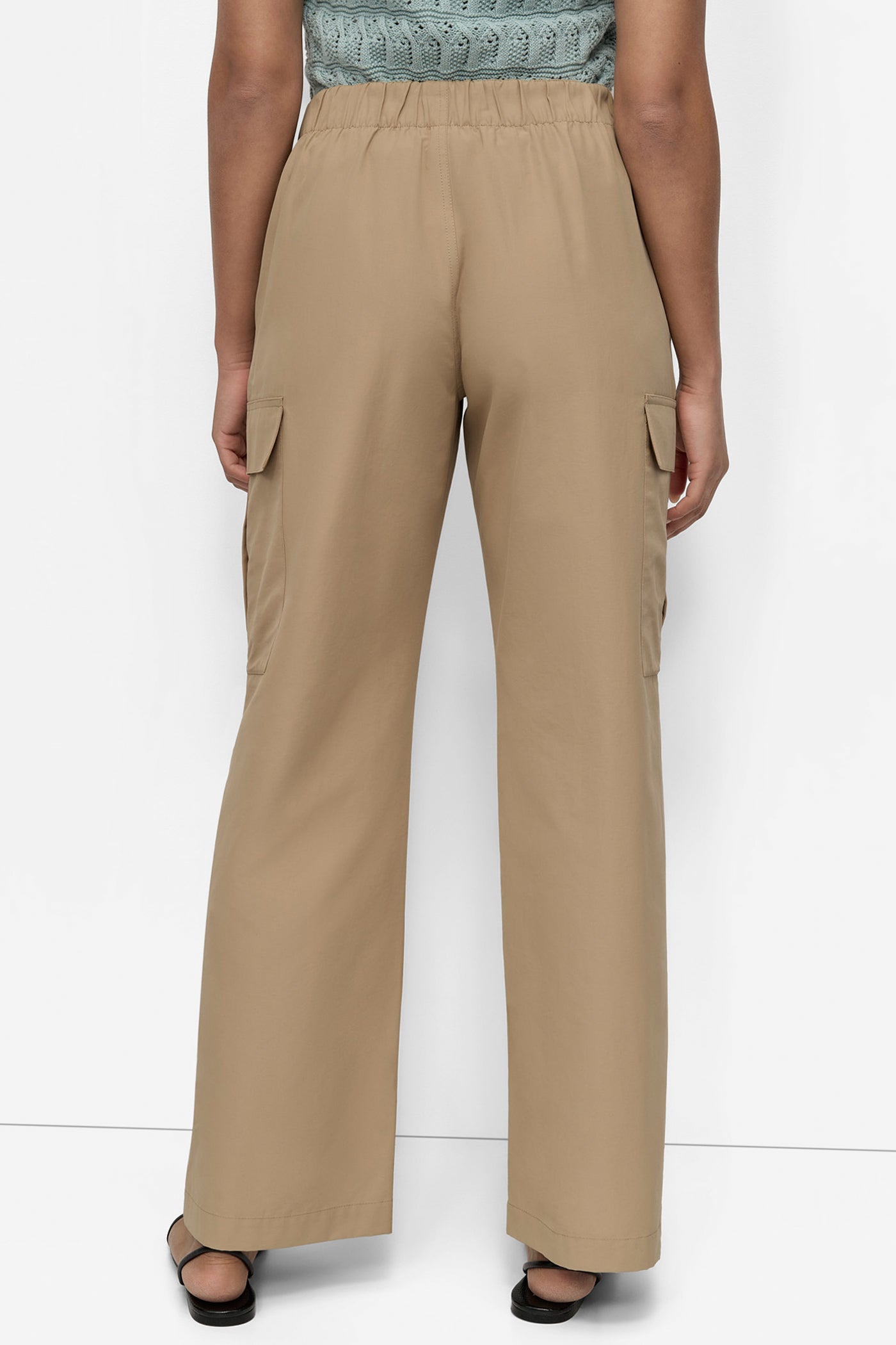 HIGH-RISE STRAIGHT-LEG CARGO PANT VIEW 2 | DKNY25 HIGH-RISE STRAIGHT-LEG CARGO PANT VIEW 2 | DKNY25