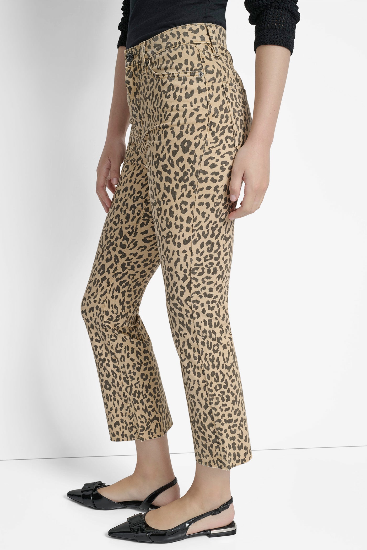 HIGH-RISE RAW EDGE FLARE JEAN VIEW 3 | DKNY25 HIGH-RISE RAW EDGE FLARE JEAN VIEW 3 | DKNY25