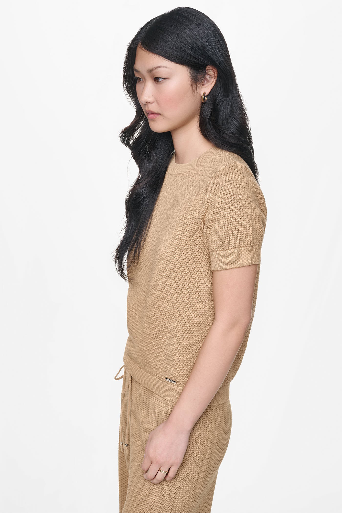 SHORT SLEEVE TUCK STITCH SWEATER View 2 | NEW NEUTRALS SHORT SLEEVE TUCK STITCH SWEATER View 2 | NEW NEUTRALS