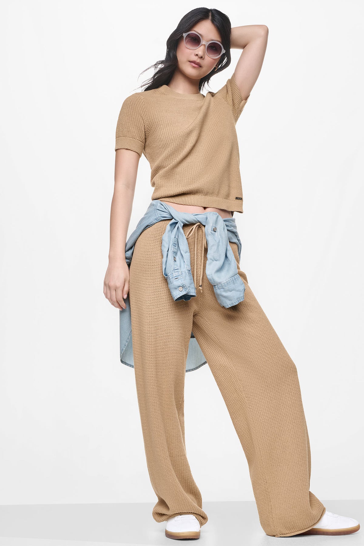 SHORT SLEEVE TUCK STITCH SWEATER VIEW 2