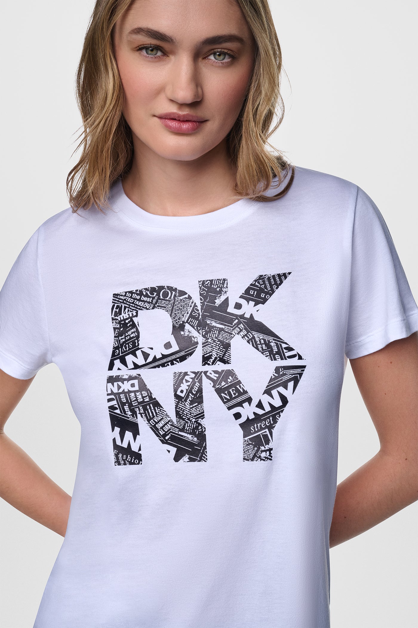 NEWSPRINT DKNY STACKED LOGO TEE View 2 | DKNY JEANS NEWSPRINT DKNY STACKED LOGO TEE View 2 | DKNY JEANS