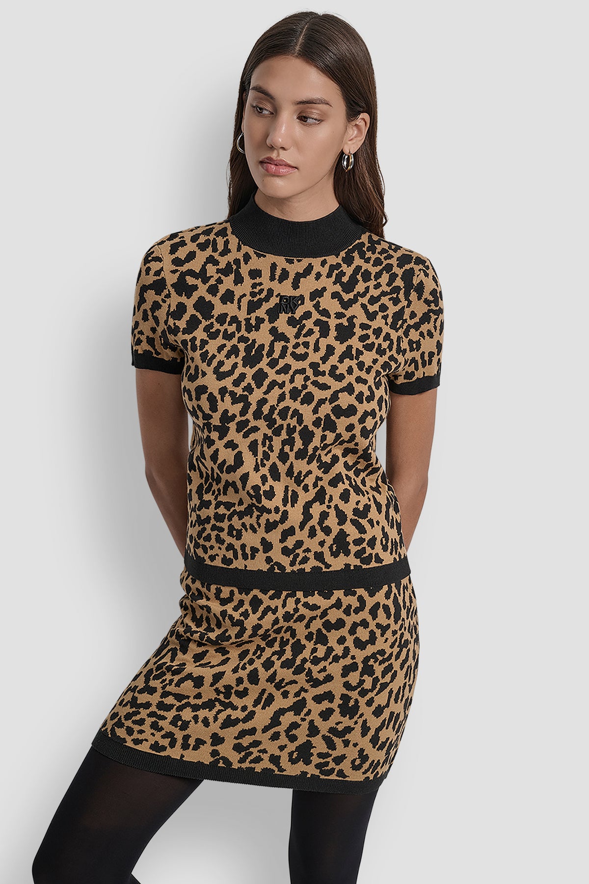 DKNYDJ10425_24_DJ5R0905_NPX_Fb 