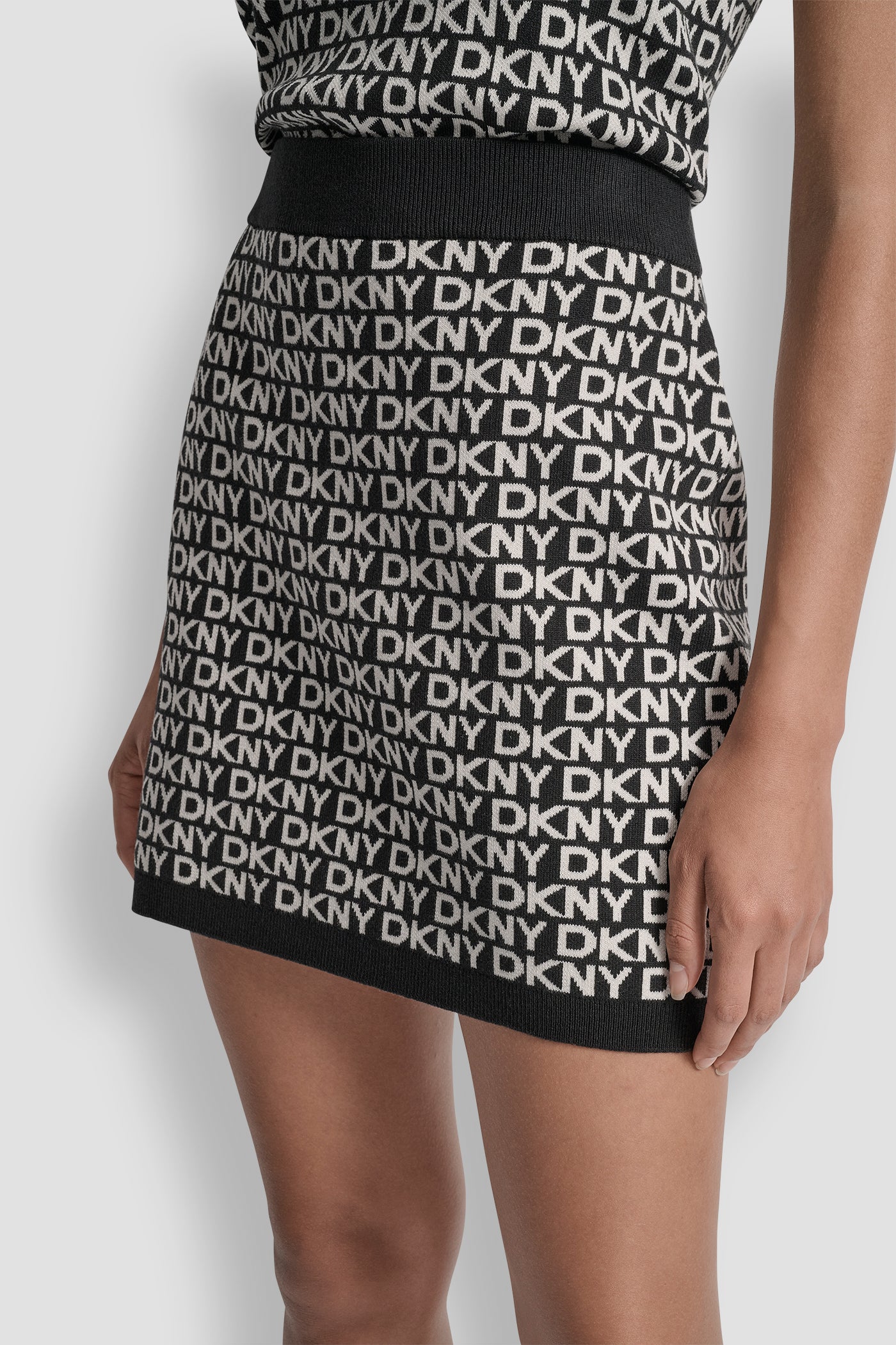 LOGO JACQUARD SHORT SKIRT VIEW 4 | New Arrivals LOGO JACQUARD SHORT SKIRT VIEW 4 | New Arrivals