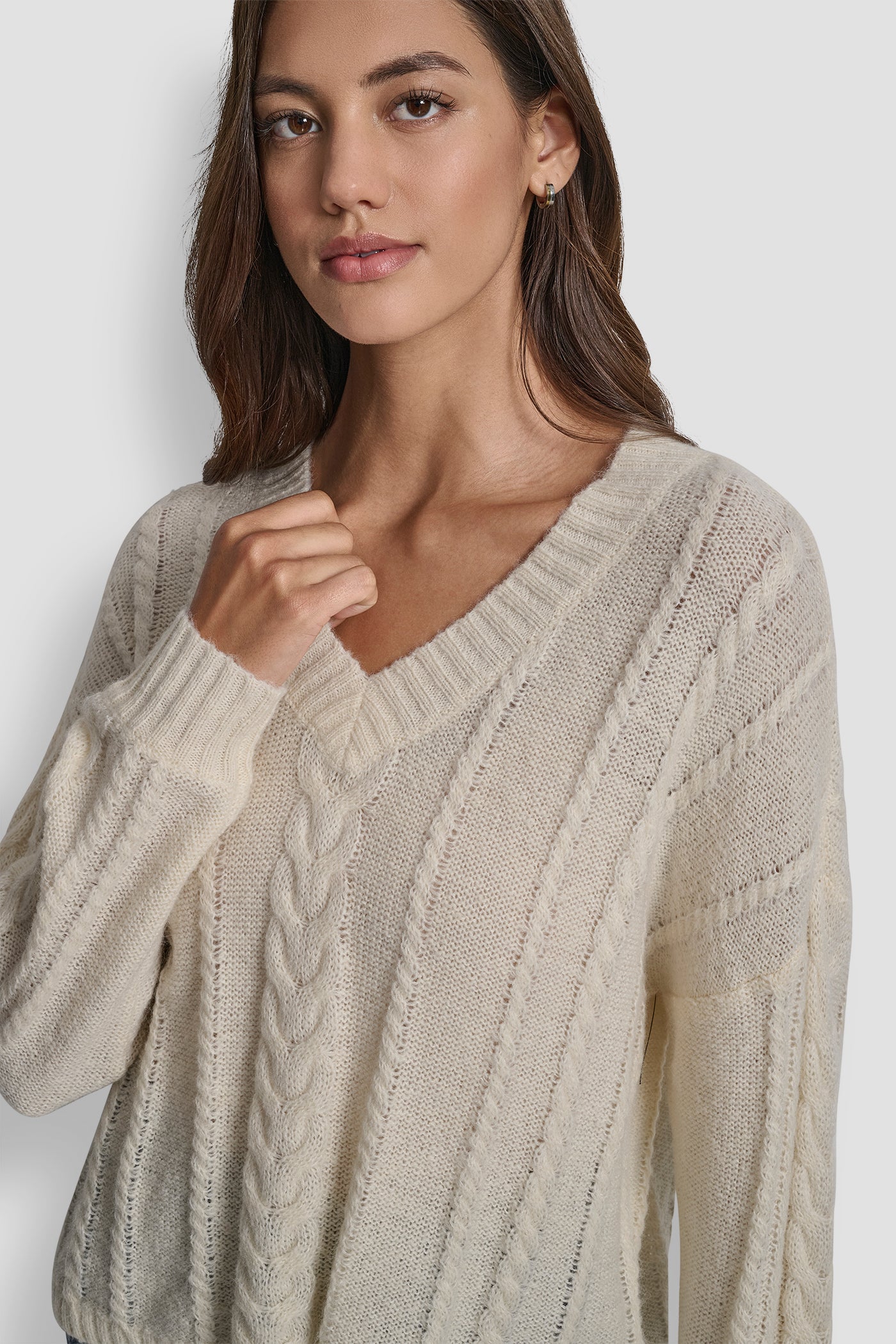 MOHAIR LIKE CABLE V-NECK SWEATER VIEW 5 | DKNY Promo MOHAIR LIKE CABLE V-NECK SWEATER VIEW 5 | DKNY Promo