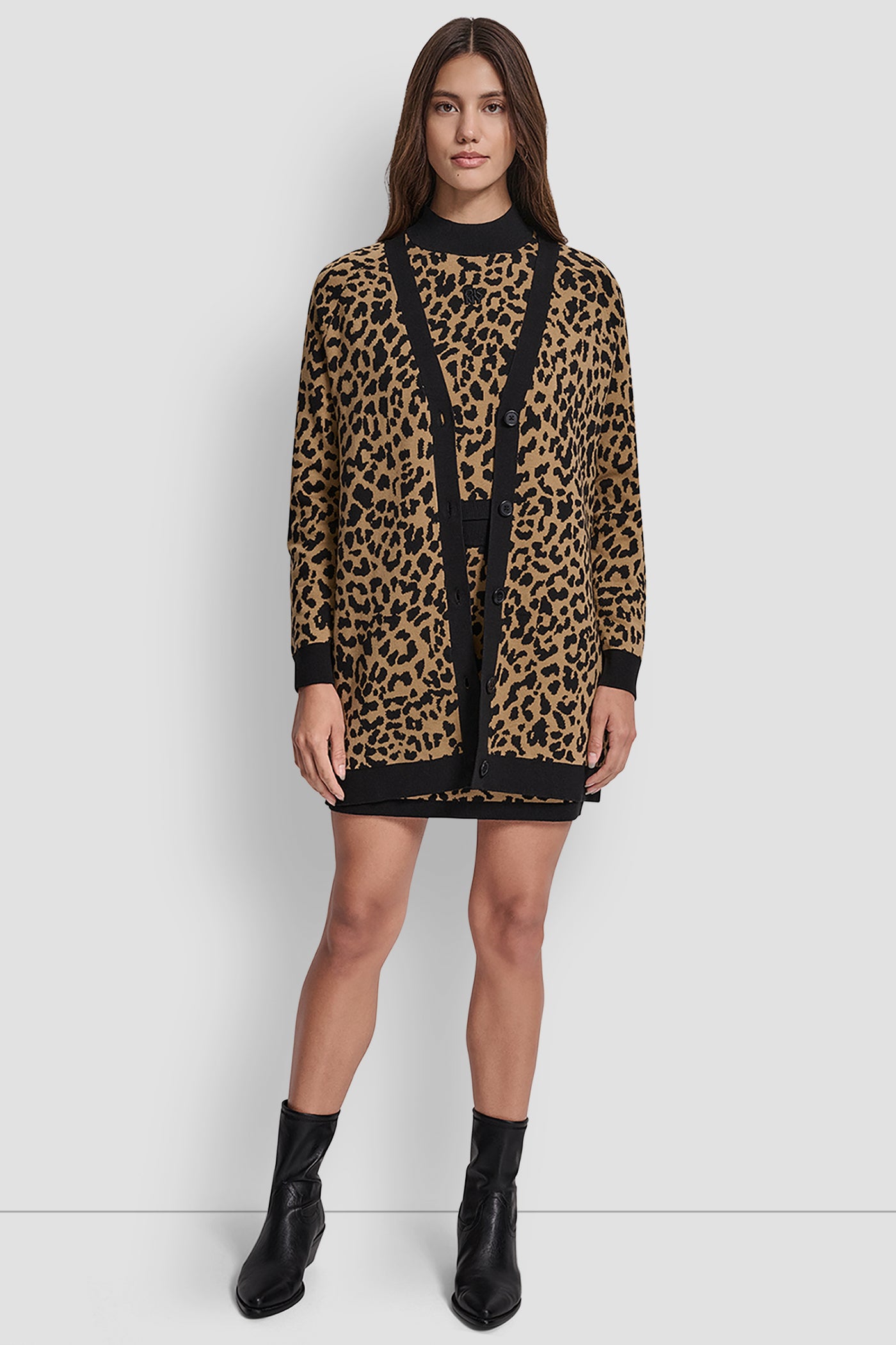 LONG SLEEVE V-NECK CHEETAH JACQUARD CARDIGAN VIEW 5 | WOMEN'S SWEATERS & TOPS LONG SLEEVE V-NECK CHEETAH JACQUARD CARDIGAN VIEW 5 | WOMEN'S SWEATERS & TOPS