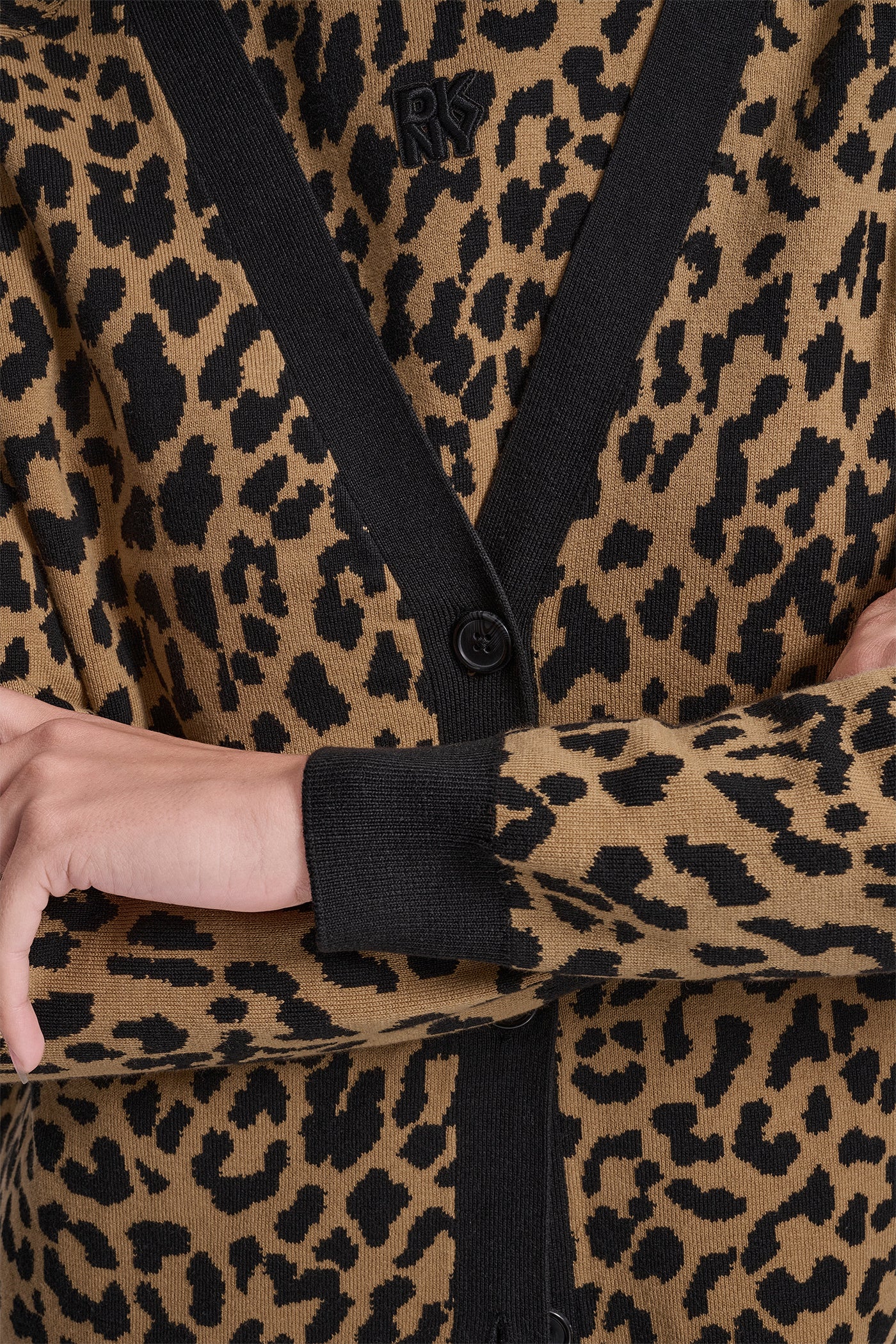 LONG SLEEVE V-NECK CHEETAH JACQUARD CARDIGAN VIEW 4 | WOMEN'S SWEATERS & TOPS LONG SLEEVE V-NECK CHEETAH JACQUARD CARDIGAN VIEW 4 | WOMEN'S SWEATERS & TOPS