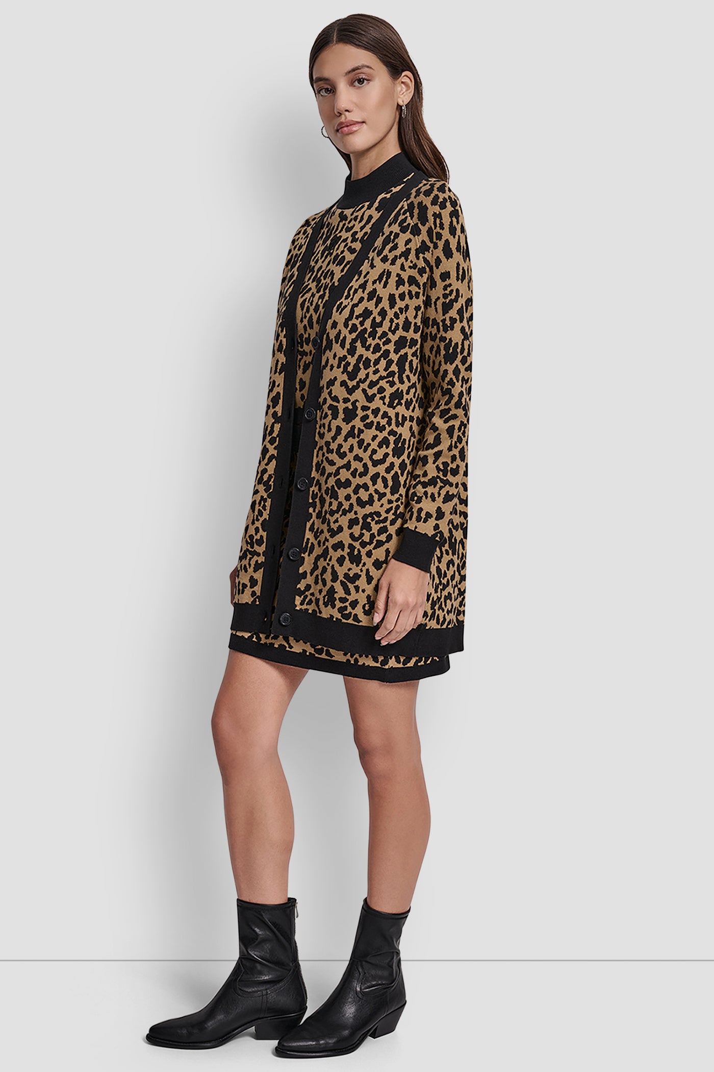 LONG SLEEVE V-NECK CHEETAH JACQUARD CARDIGAN VIEW 3 | WOMEN'S SWEATERS & TOPS LONG SLEEVE V-NECK CHEETAH JACQUARD CARDIGAN VIEW 3 | WOMEN'S SWEATERS & TOPS