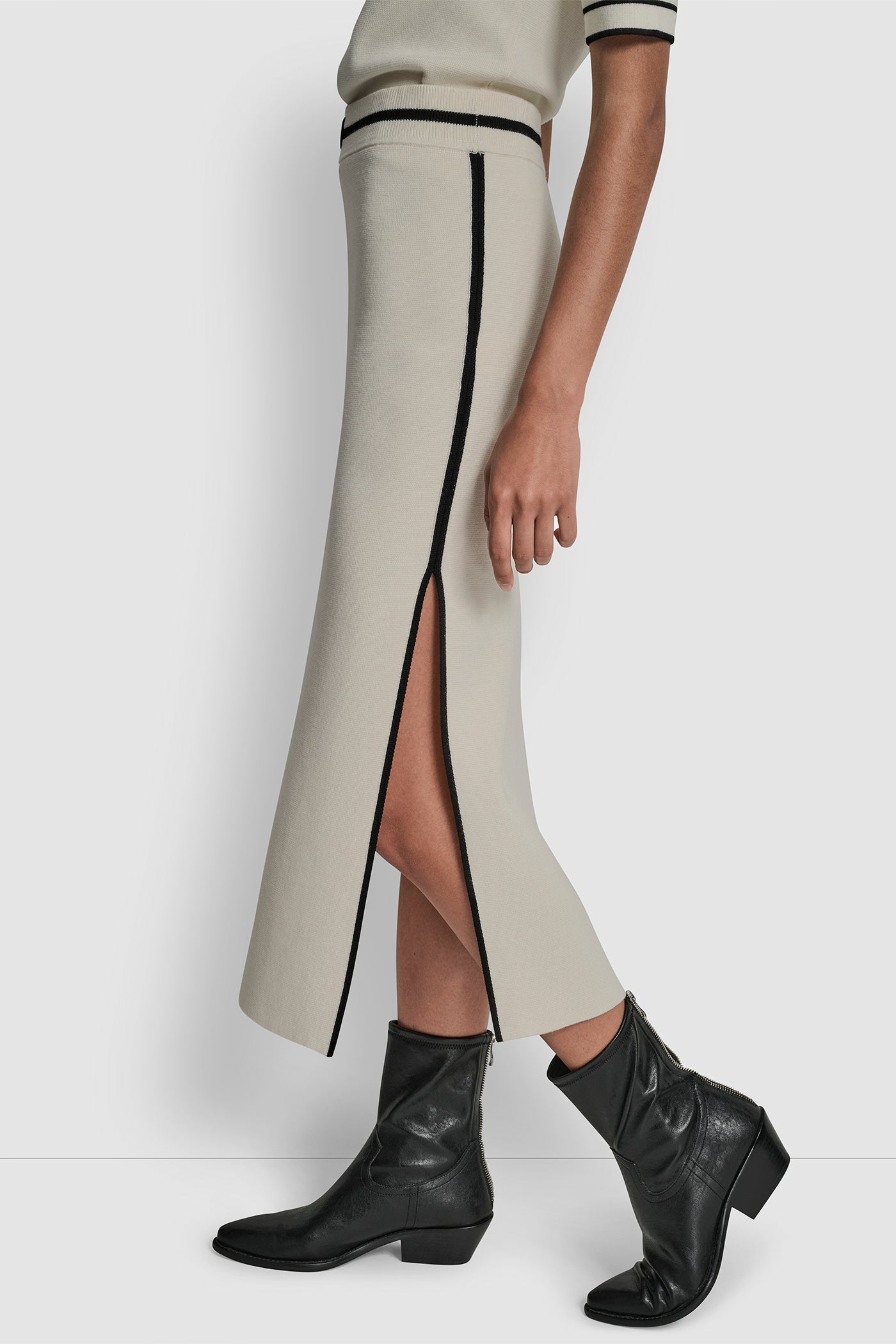 COLOR BLOCK MAXI SKIRT WITH SIDE SLITS AND LOGO PATCH VIEW 3 | WOMEN'S SWEATERS & TOPS COLOR BLOCK MAXI SKIRT WITH SIDE SLITS AND LOGO PATCH VIEW 3 | WOMEN'S SWEATERS & TOPS