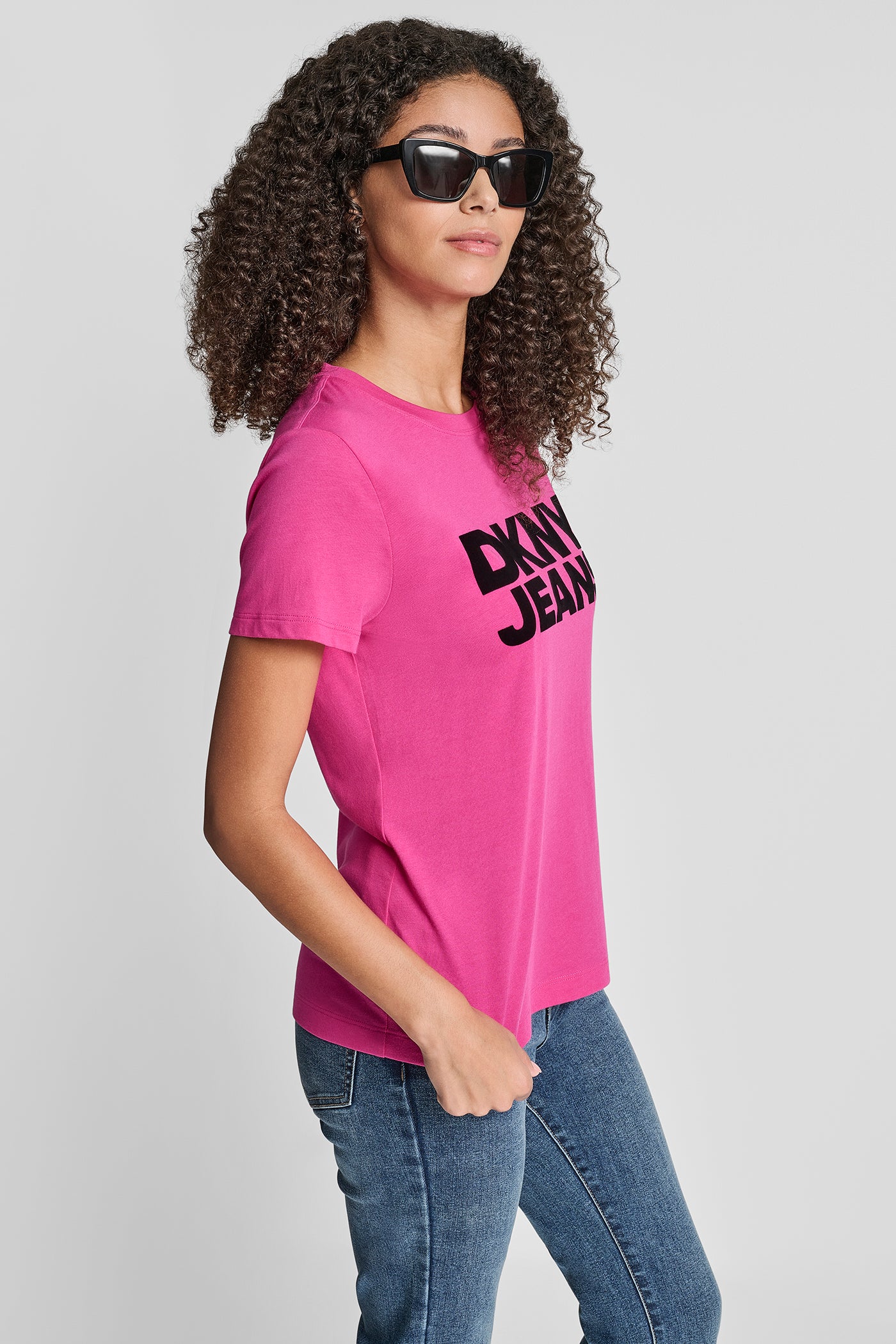 FLOCKED LOGO CREW NECK TEE VIEW 3 | DKNY Promo FLOCKED LOGO CREW NECK TEE VIEW 3 | DKNY Promo