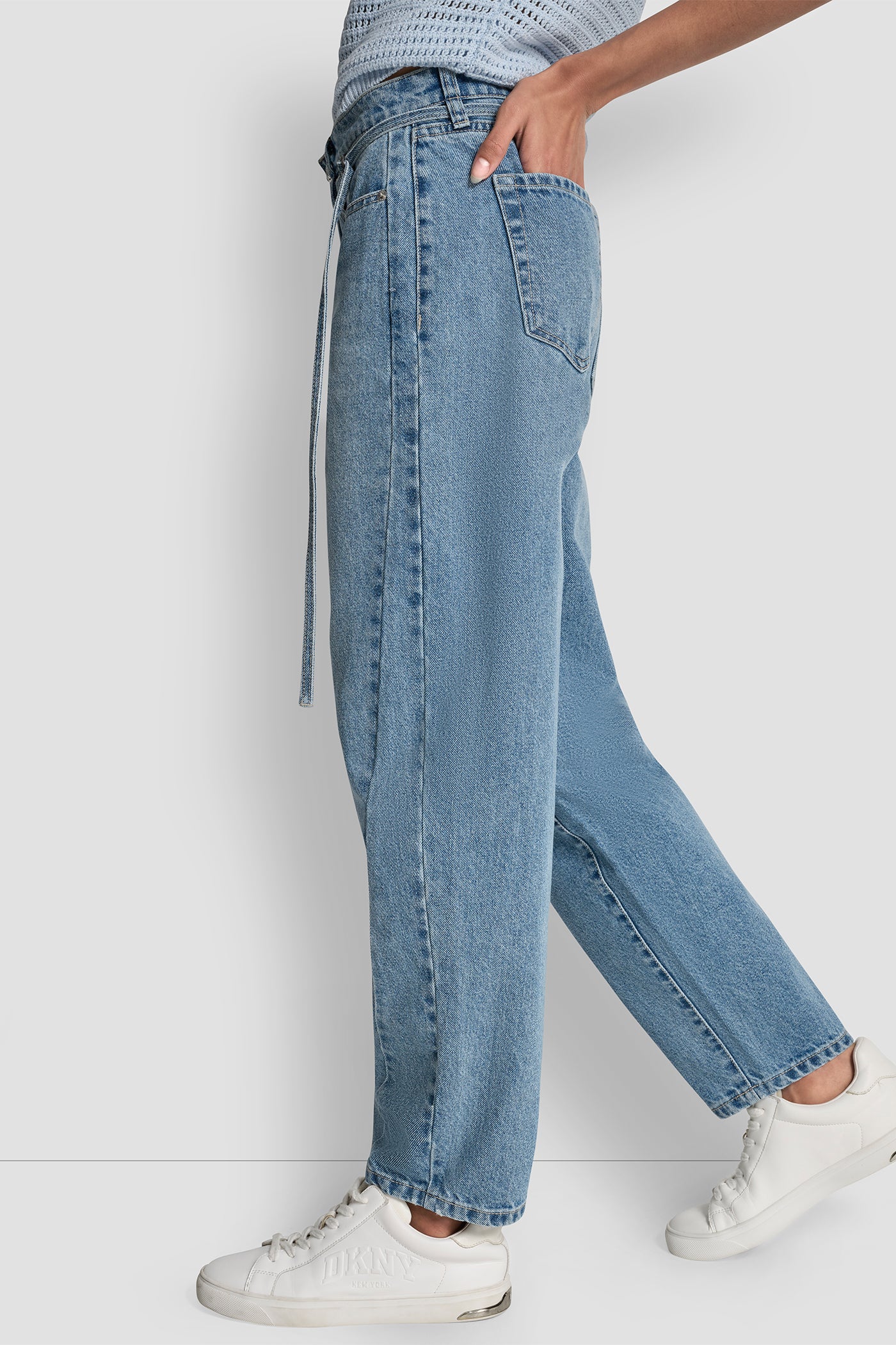 MID-RISE BARREL JEANS VIEW 3 | DKNY Promo MID-RISE BARREL JEANS VIEW 3 | DKNY Promo