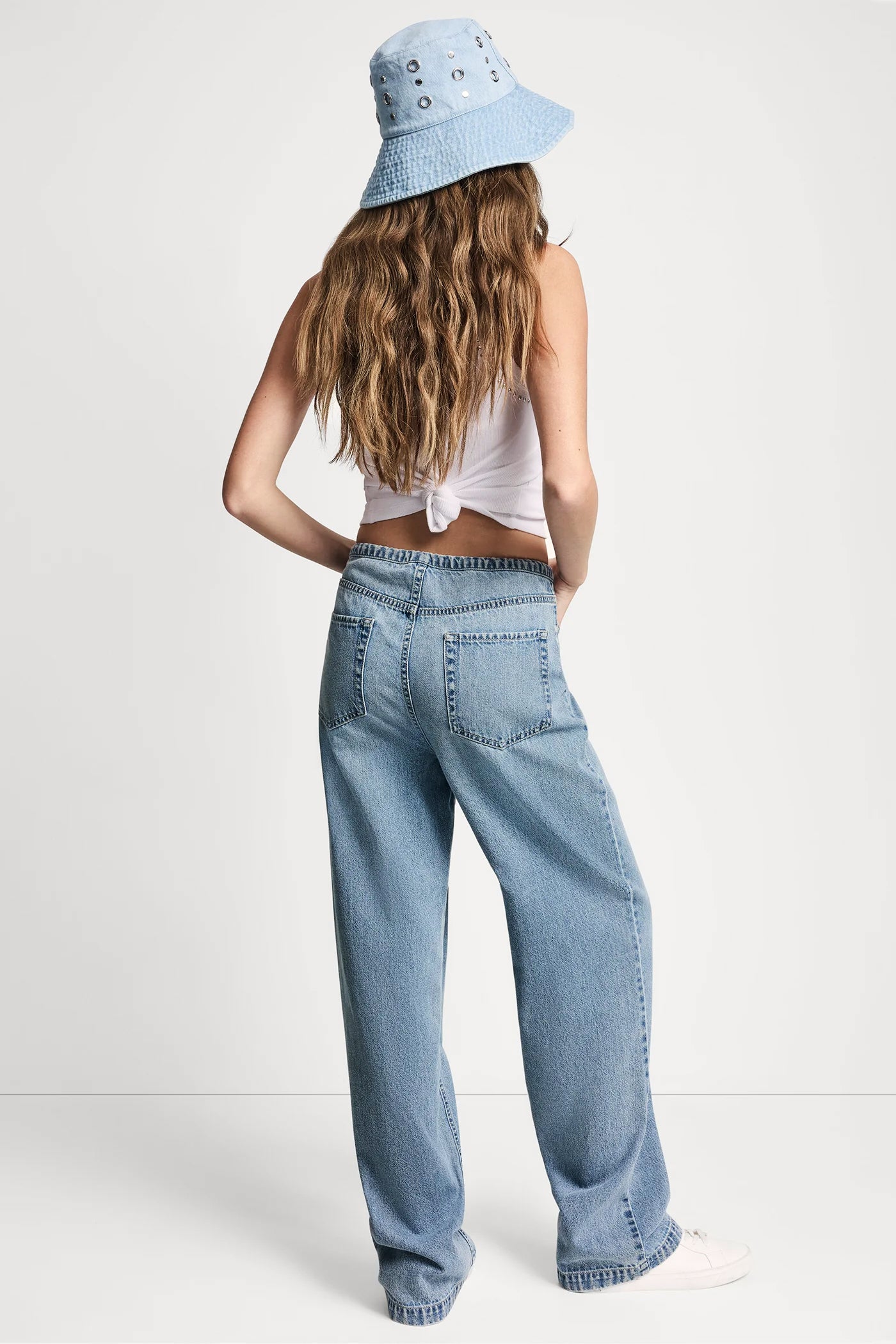 MID-RISE RELAXED STRAIGHT LEG WITH DRAWCORD VIEW 3 | Gifts Under $100 MID-RISE RELAXED STRAIGHT LEG WITH DRAWCORD VIEW 3 | Gifts Under $100
