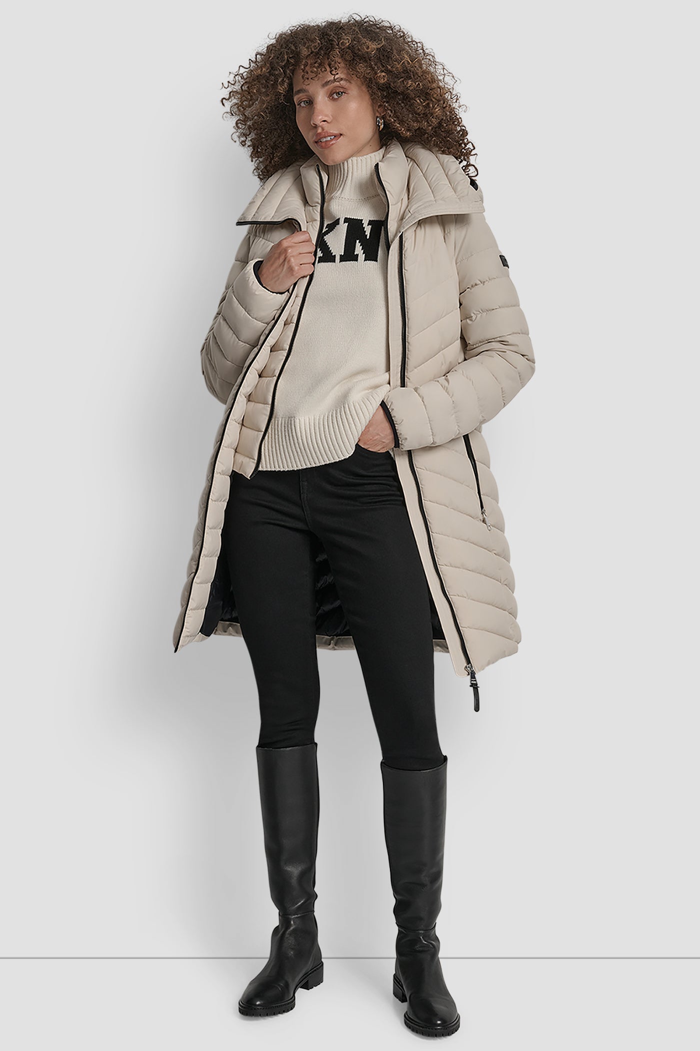 LONG PACKABLE VESTIE WALKER VIEW 6 | DKNY Promo LONG PACKABLE VESTIE WALKER VIEW 6 | DKNY Promo