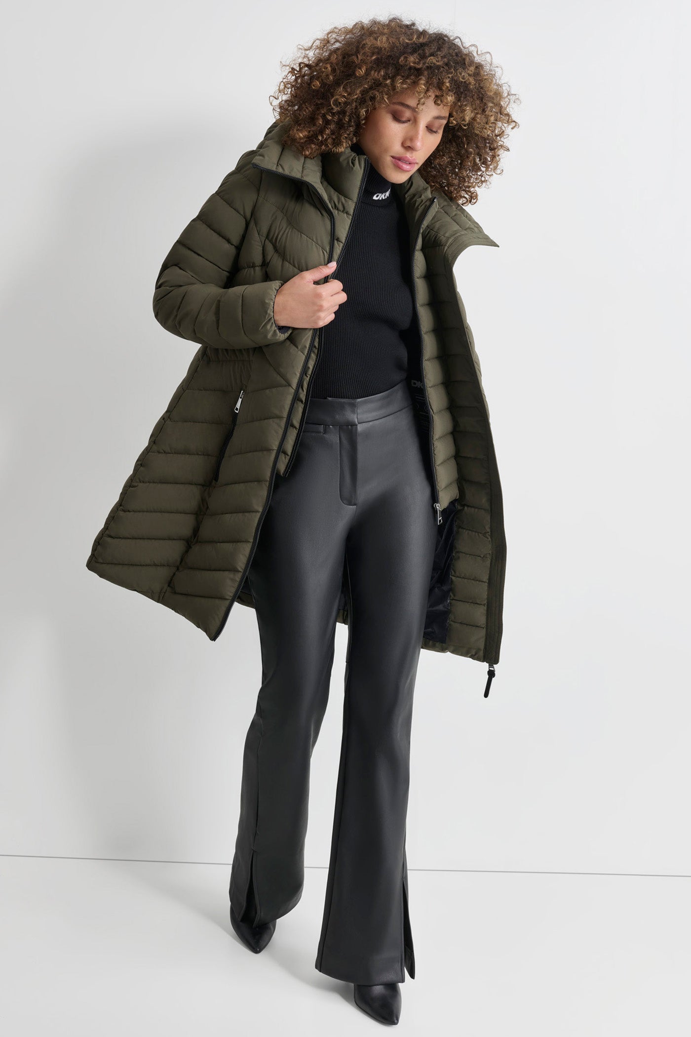 LONG PACKABLE VESTIE WALKER VIEW 9 | DKNY Promo LONG PACKABLE VESTIE WALKER VIEW 9 | DKNY Promo