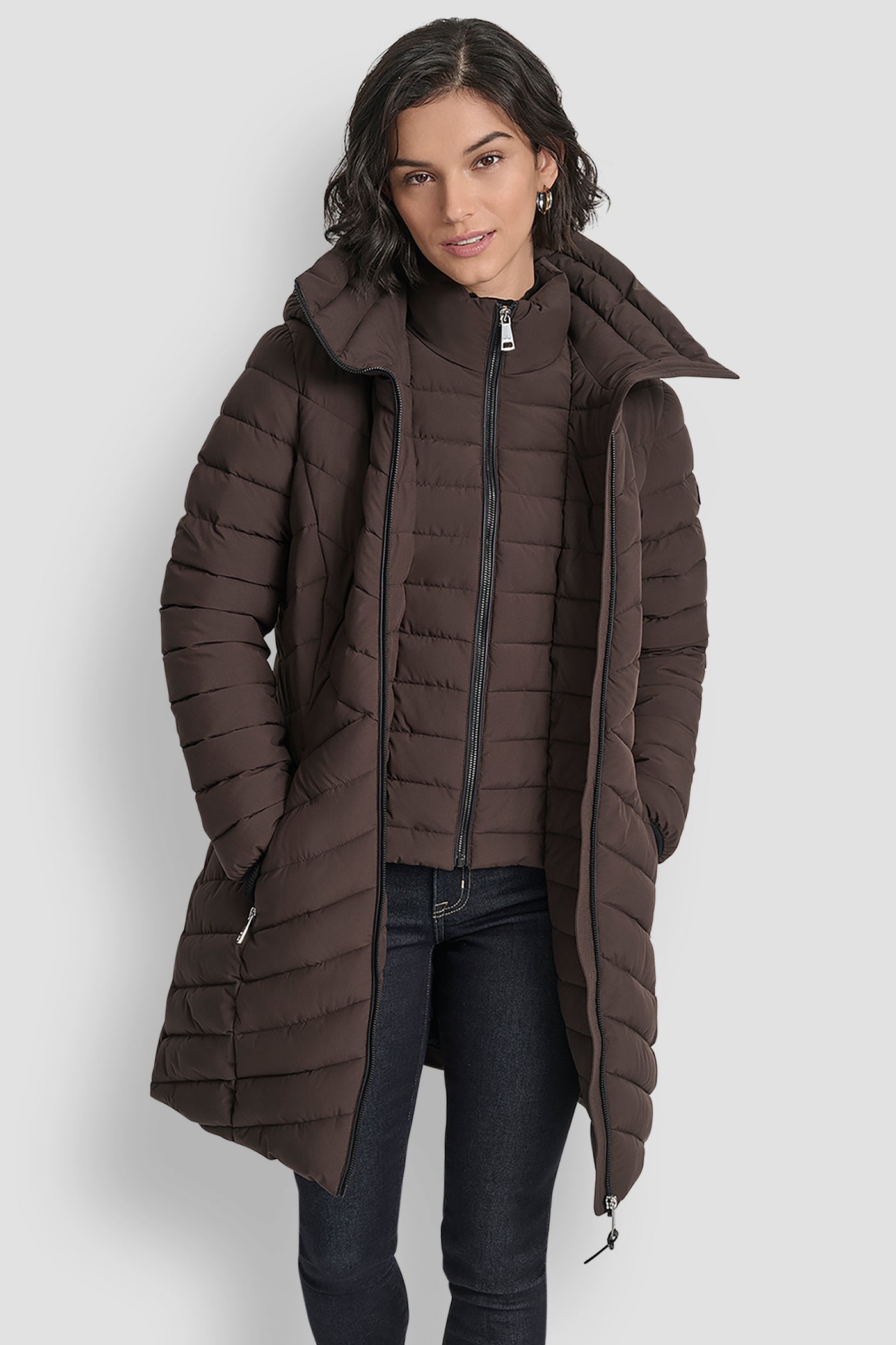 LONG PACKABLE VESTIE WALKER VIEW 4 | DKNY Promo LONG PACKABLE VESTIE WALKER VIEW 4 | DKNY Promo