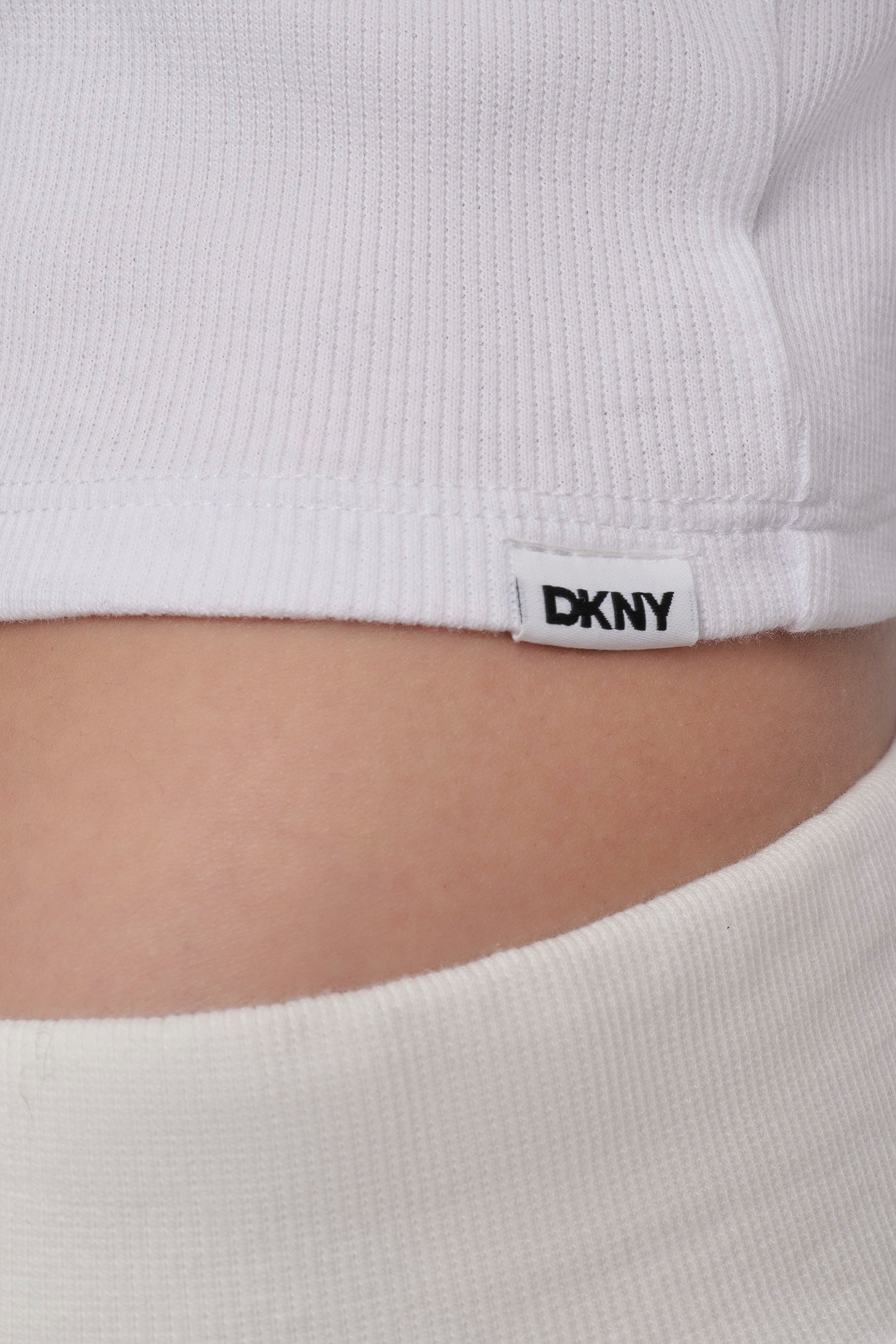 CROPPED NOTCH NECK PERFORMANCE TEE VIEW 5 | EXTRA 25% OFF SELECT CLOTHING AND BAGS CROPPED NOTCH NECK PERFORMANCE TEE VIEW 5 | EXTRA 25% OFF SELECT CLOTHING AND BAGS