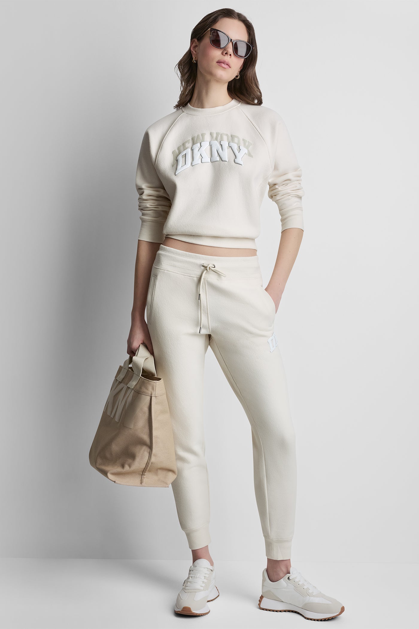 MID-RISE VARSITY LOGO JOGGER VIEW 7 MID-RISE VARSITY LOGO JOGGER VIEW 7