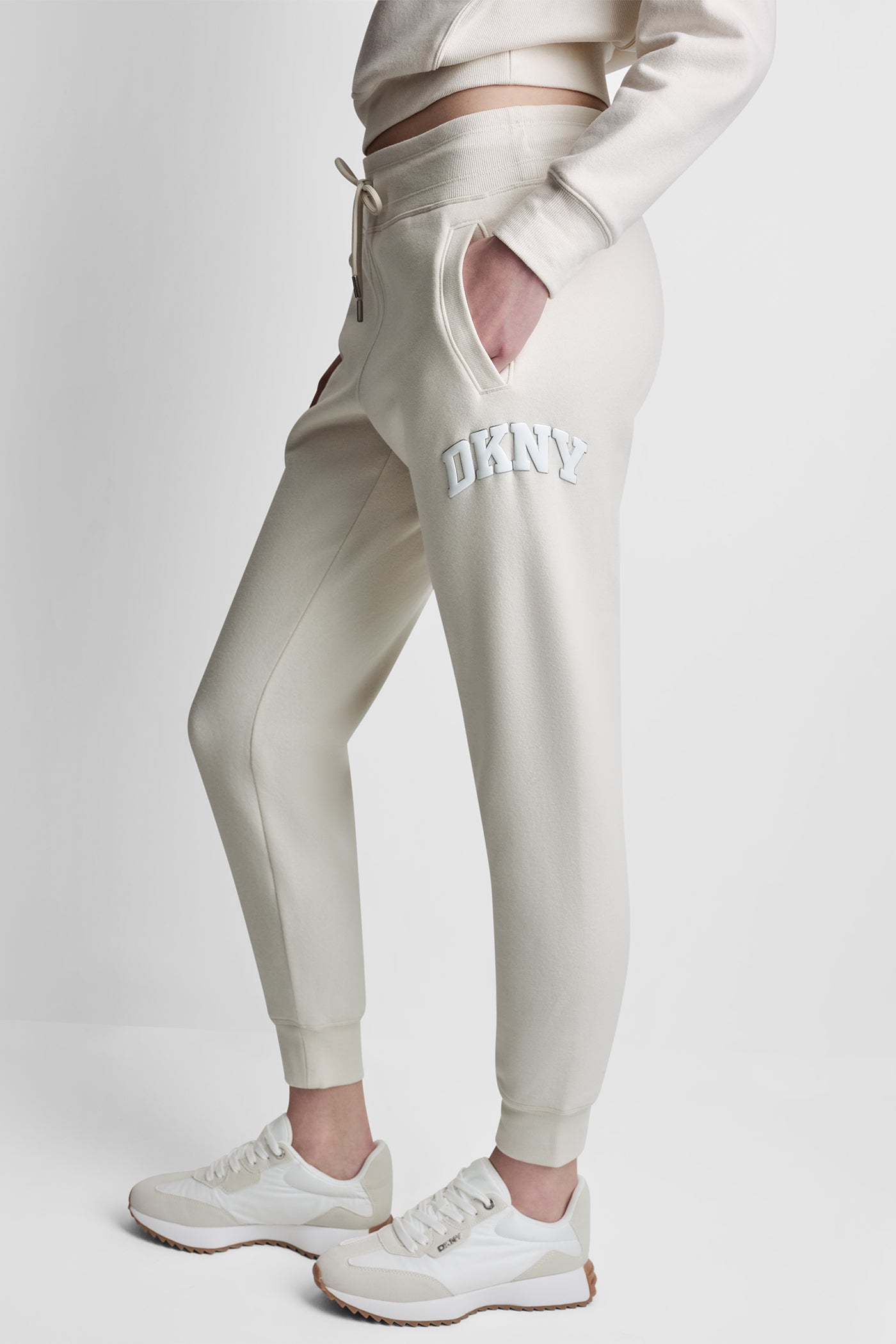 MID-RISE VARSITY LOGO JOGGER VIEW 3 MID-RISE VARSITY LOGO JOGGER VIEW 3