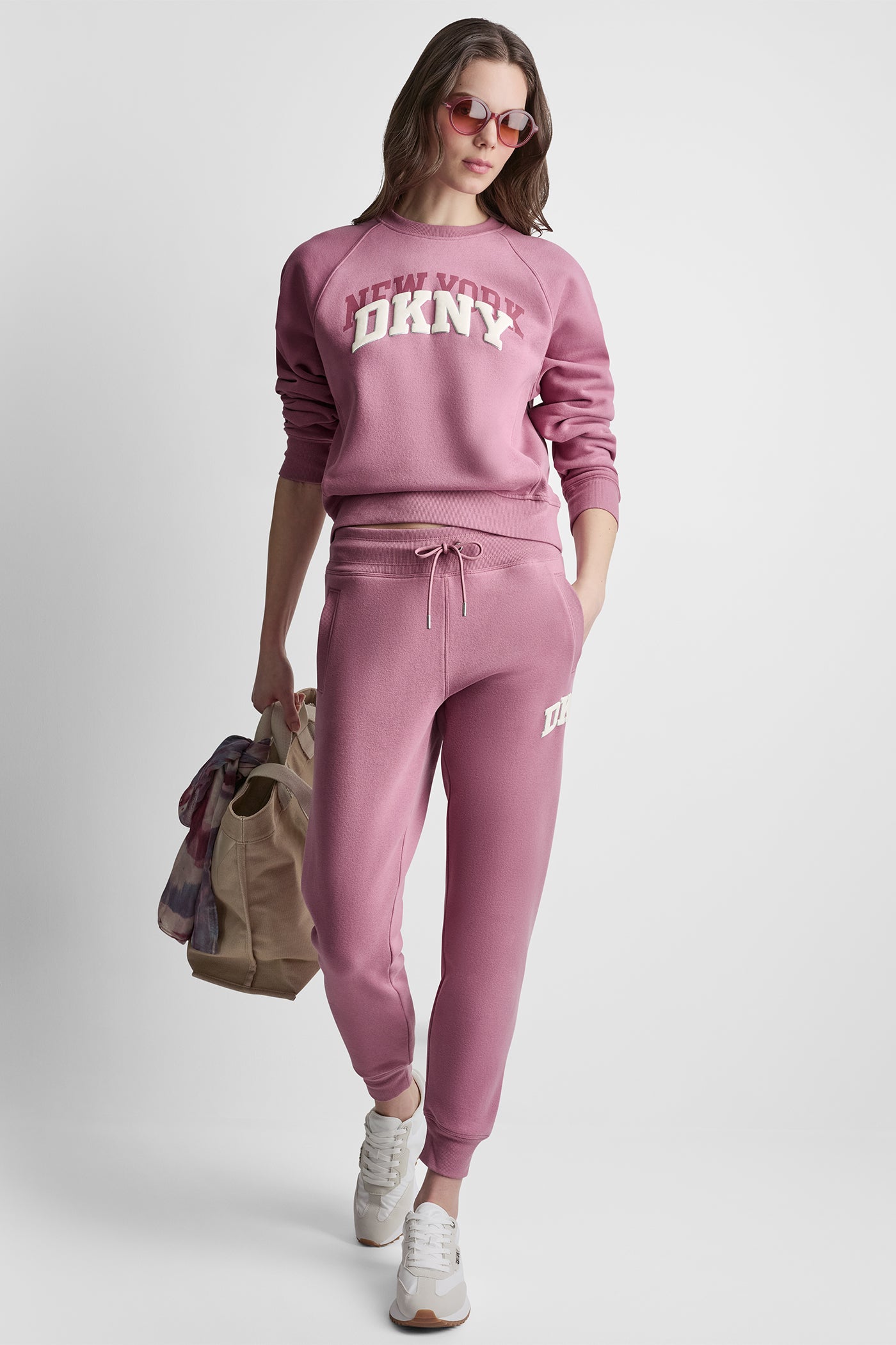 MID-RISE VARSITY LOGO JOGGER VIEW 7 MID-RISE VARSITY LOGO JOGGER VIEW 7