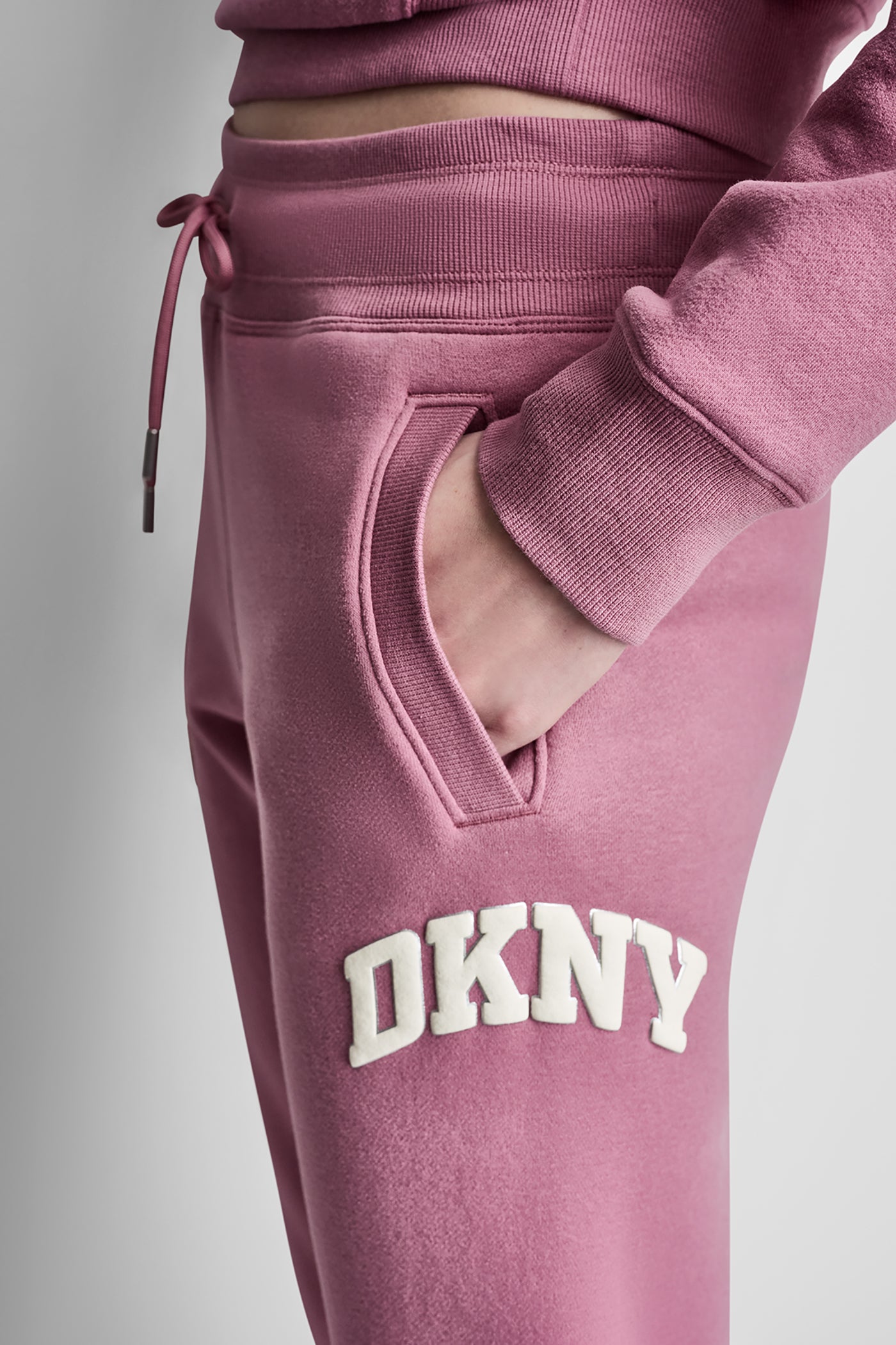 MID-RISE VARSITY LOGO JOGGER VIEW 5 MID-RISE VARSITY LOGO JOGGER VIEW 5