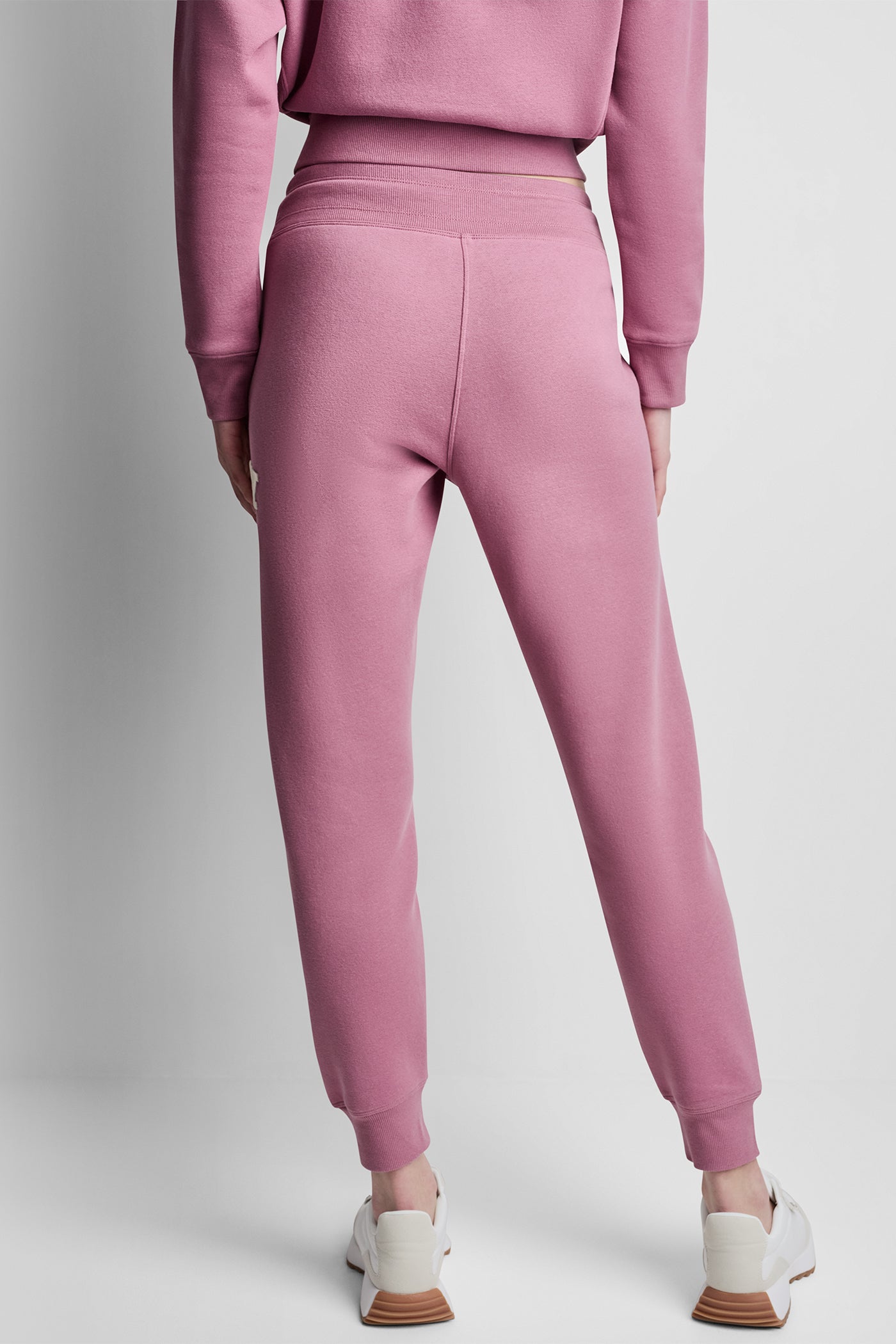 MID-RISE VARSITY LOGO JOGGER VIEW 3 MID-RISE VARSITY LOGO JOGGER VIEW 3