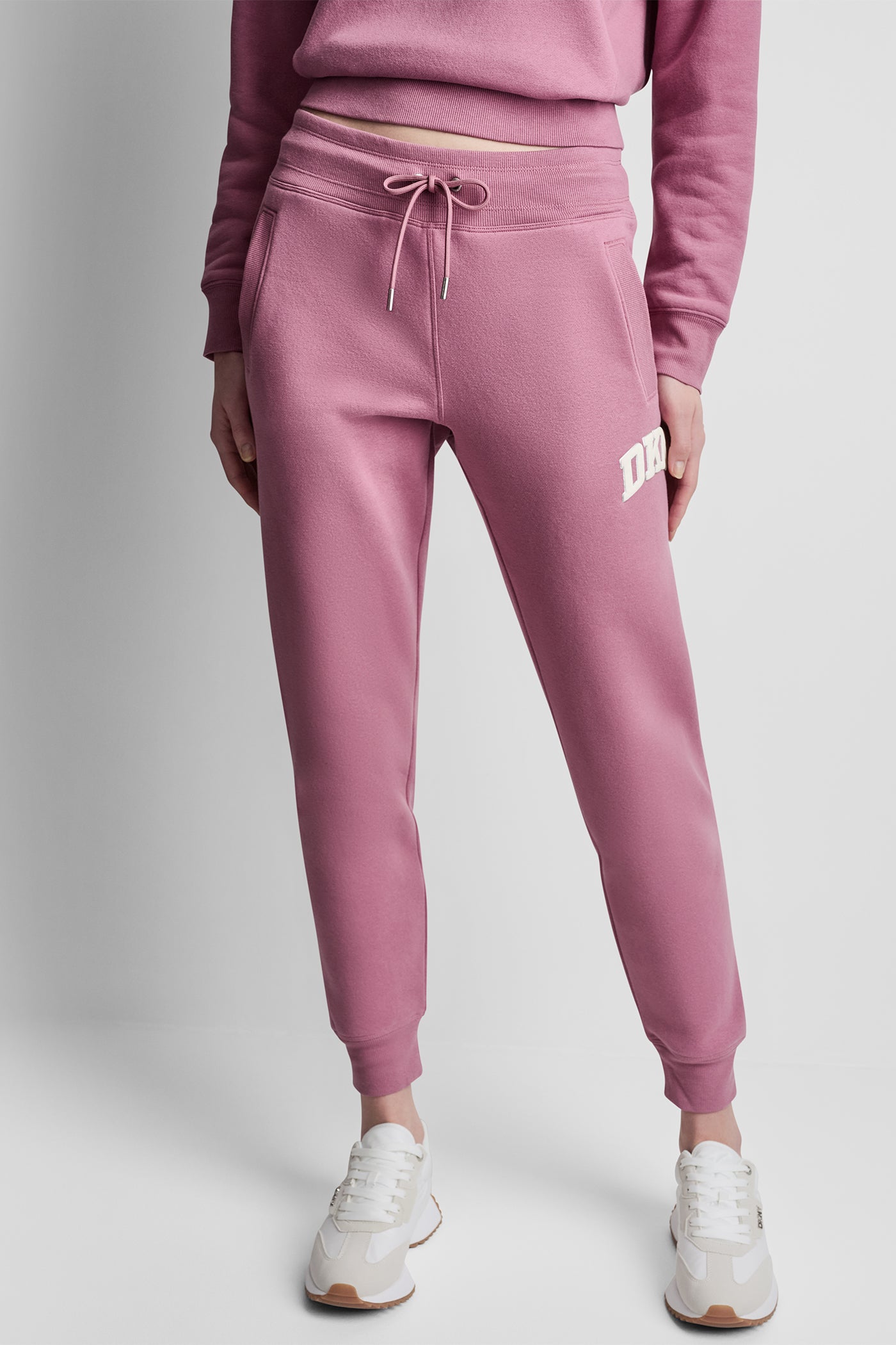 MID-RISE VARSITY LOGO JOGGER VIEW 2 MID-RISE VARSITY LOGO JOGGER VIEW 2